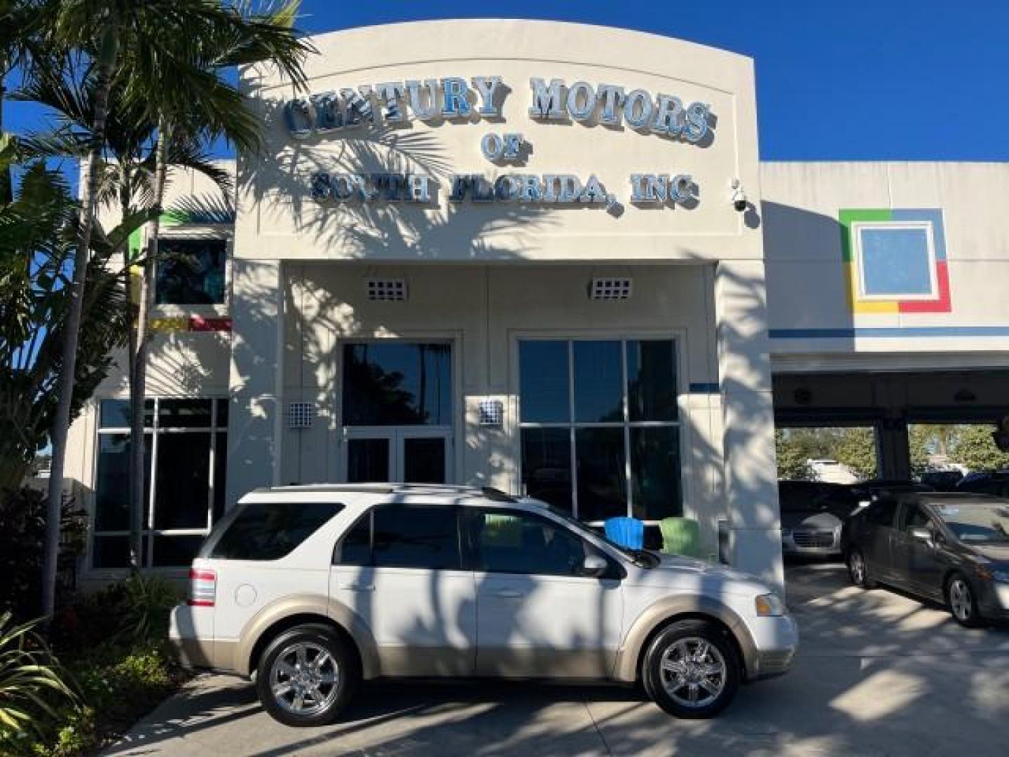 2008 Oxford White /Camel Ford Taurus X Eddie Bauer LOW MILES 39,063 (1FMDK07W18G) with an 3.5L SMPI 24-Valve V6 Duratec Engine engine, Automatic transmission, located at 4701 North Dixie Hwy, Pompano Beach, FL, 33064, (954) 422-2889, 26.240938, -80.123474 - OUR WEBPAGE FLORIDACARS1.COM HAS OVER 100 PHOTOS AND FREE CARFAX LINK 2008 FORD TAURUS X EDDIE BAUER ROAD READY 3.5L V6 VIN: 1FMDK07W18GA43864 FLORIDA OWNER 4 DOOR WAGON/SPORT UTILITY LOW MILES 39,063 3.5L V6 F 3 ROW LEATHER SEATS GASOLINE PARK SENSORS POWER SEATS/MIRRORS FRONT WHEEL DRIVE POWER SUN - Photo#0