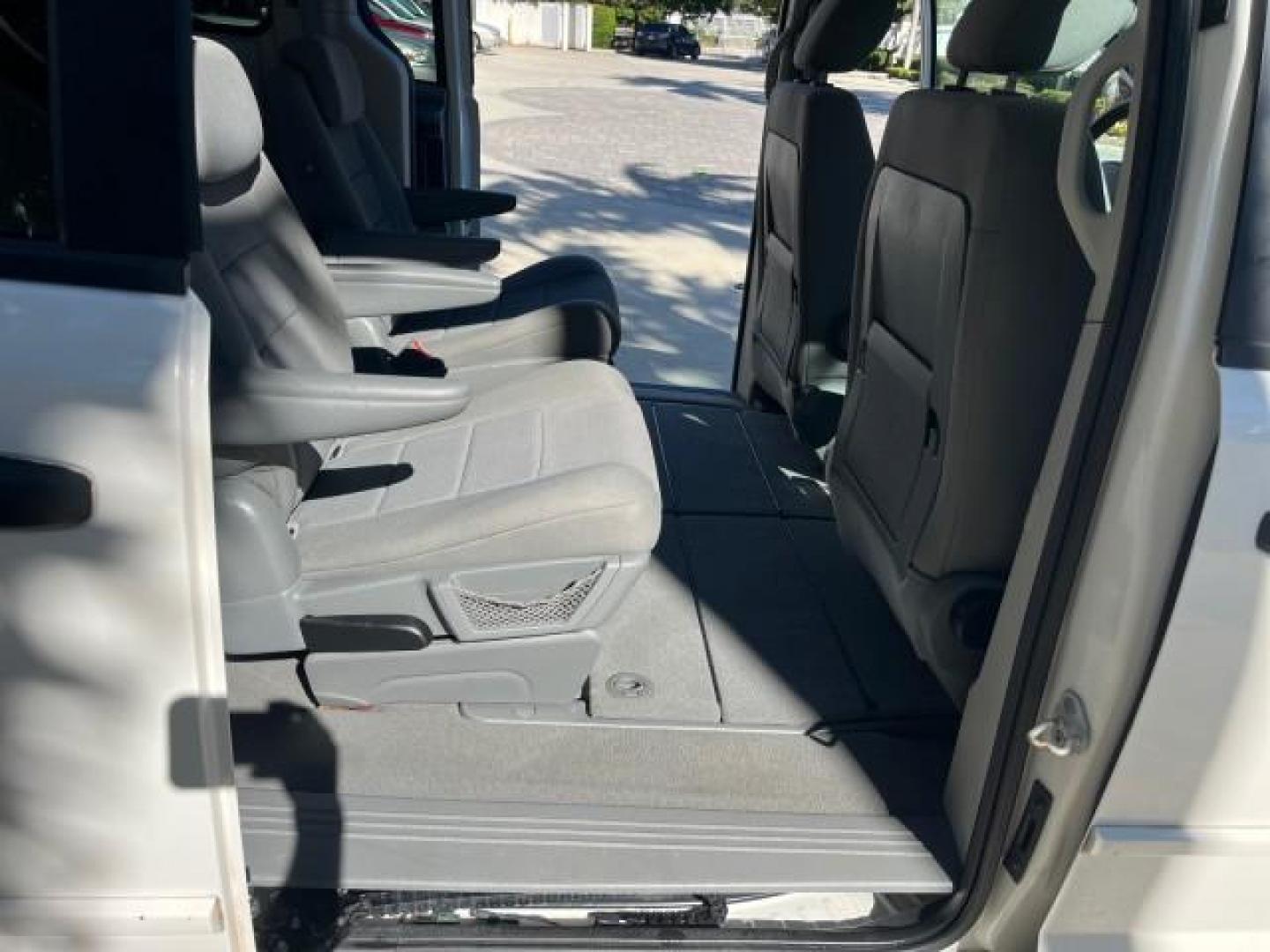 2008 Stone White /Md Slate/Lt Shale Dodge Grand Caravan 1 FL SE LOW MILES 51,700 (1D8HN44H68B) with an 3.3L V6 Cylinder Engine engine, Automatic transmission, located at 4701 North Dixie Hwy, Pompano Beach, FL, 33064, (954) 422-2889, 26.240938, -80.123474 - OUR WEBPAGE FLORIDACARS1.COM HAS OVER 100 PHOTOS AND FREE CARFAX LINK 2008 DODGE GRAND CARAVAN SE ROAD READY 3.3L V6 VIN: 1D8HN44H68B103081 NO ACCIDENTS VAN POPWER LIFTGATE NO RECALLS 3.3L V6 F POWER SLIDING DOORS 1 OWNER FLORIDA GASOLINE 3 ROW SEATS LOW MILES 51,700 FRONT WHEEL DRIVE 20 SERVICE REC - Photo#29