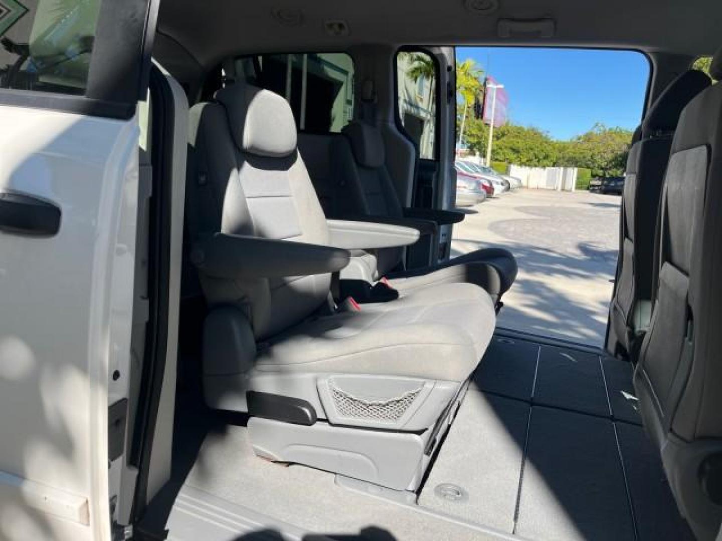 2008 Stone White /Md Slate/Lt Shale Dodge Grand Caravan 1 FL SE LOW MILES 51,700 (1D8HN44H68B) with an 3.3L V6 Cylinder Engine engine, Automatic transmission, located at 4701 North Dixie Hwy, Pompano Beach, FL, 33064, (954) 422-2889, 26.240938, -80.123474 - OUR WEBPAGE FLORIDACARS1.COM HAS OVER 100 PHOTOS AND FREE CARFAX LINK 2008 DODGE GRAND CARAVAN SE ROAD READY 3.3L V6 VIN: 1D8HN44H68B103081 NO ACCIDENTS VAN POPWER LIFTGATE NO RECALLS 3.3L V6 F POWER SLIDING DOORS 1 OWNER FLORIDA GASOLINE 3 ROW SEATS LOW MILES 51,700 FRONT WHEEL DRIVE 20 SERVICE REC - Photo#31