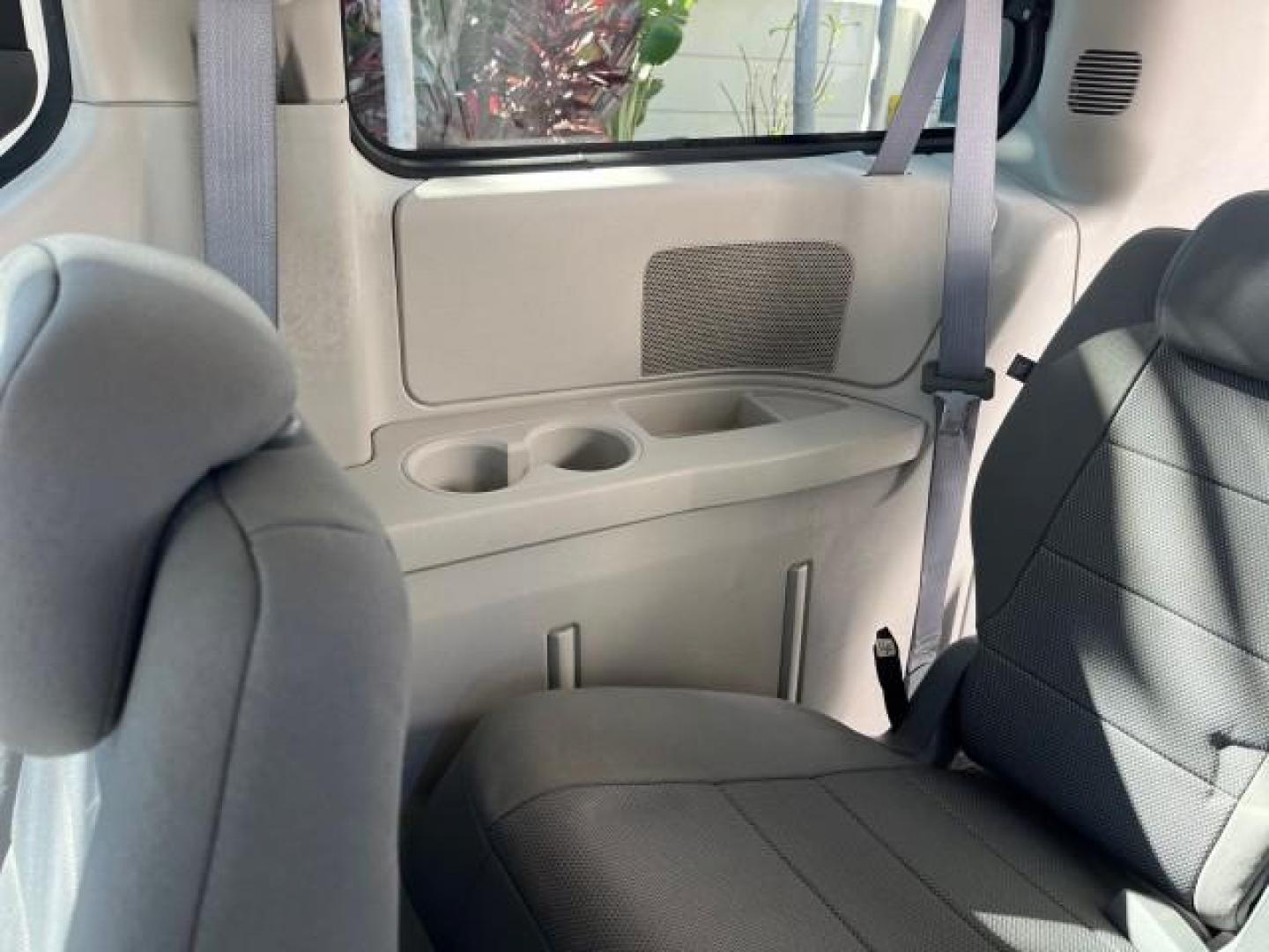 2008 Stone White /Md Slate/Lt Shale Dodge Grand Caravan 1 FL SE LOW MILES 51,700 (1D8HN44H68B) with an 3.3L V6 Cylinder Engine engine, Automatic transmission, located at 4701 North Dixie Hwy, Pompano Beach, FL, 33064, (954) 422-2889, 26.240938, -80.123474 - OUR WEBPAGE FLORIDACARS1.COM HAS OVER 100 PHOTOS AND FREE CARFAX LINK 2008 DODGE GRAND CARAVAN SE ROAD READY 3.3L V6 VIN: 1D8HN44H68B103081 NO ACCIDENTS VAN POPWER LIFTGATE NO RECALLS 3.3L V6 F POWER SLIDING DOORS 1 OWNER FLORIDA GASOLINE 3 ROW SEATS LOW MILES 51,700 FRONT WHEEL DRIVE 20 SERVICE REC - Photo#44