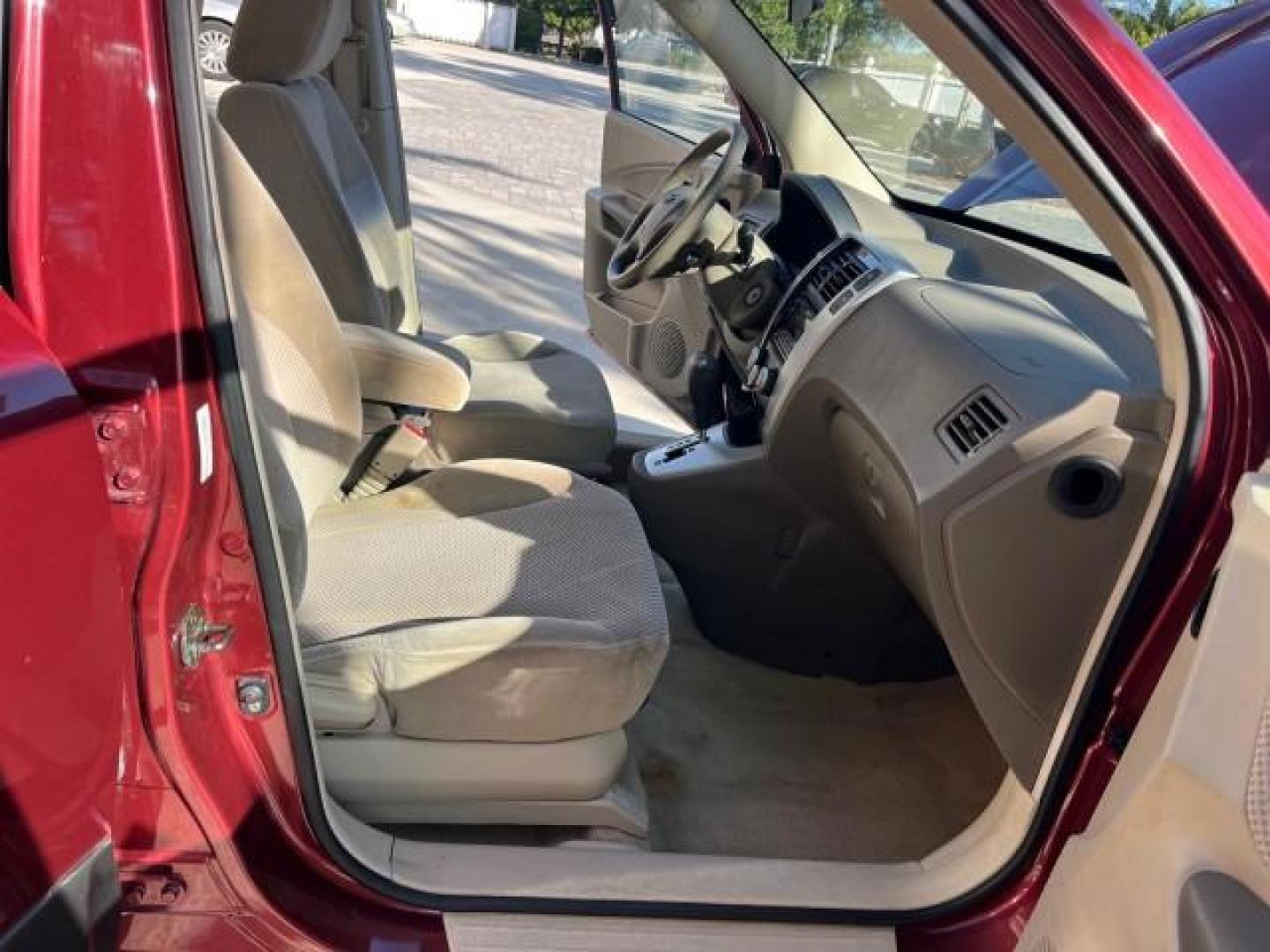 2006 Mesa Red /Beige Hyundai Tucson 1 FL GLS LOW MILES 47,967 (KM8JN12D96U) with an 2.7L DOHC MPI 24-Valve V6 Engine engine, Automatic transmission, located at 4701 North Dixie Hwy, Pompano Beach, FL, 33064, (954) 422-2889, 26.240938, -80.123474 - OUR WEBPAGE FLORIDACARS1.COM HAS OVER 100 PHOTOS AND FREE CARFAX LINK 2006 HYUNDAI TUCSON GLS ROAD READY 2.7L V6 VIN: KM8JN12D96U359484 NO ACCIDENTS 4 DOOR WAGON/SPORT UTILITY NO RECALLS 26 MPG 2.7L V6 F DOHC 24V 1 OWNER FLORIDA GASOLINE POWER SUNROOF FRONT WHEEL DRIVE LOW MILES 47,967 Anti-Theft Sy - Photo#25