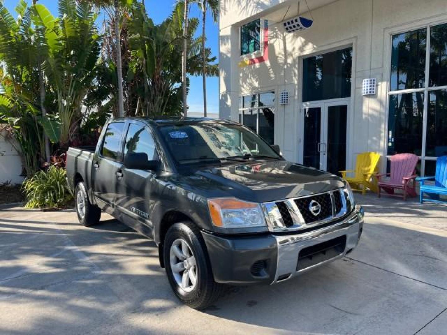 2009 Smoke Gray /Almond Nissan Titan CREW CAB LE LOW MILES 125,781 (1N6BA07D29N) with an 5.6L DOHC 32-Valve V8 FFV Engine engine, Automatic transmission, located at 4701 North Dixie Hwy, Pompano Beach, FL, 33064, (954) 422-2889, 26.240938, -80.123474 - OUR WEBPAGE FLORIDACARS1.COM HAS OVER 100 PHOTOS AND FREE CARFAX LINK 2009 NISSAN TITAN SE FFV ROAD READY WORK READY VIN: 1N6BA07D29N304796 FLORIDA OWNER 5.6L V8 CREW PICKUP LOW MILES 125,781 5.6L V8 F DOHC 32V BACK UP SENSORS FLEX FUEL 15 SERVICE RECORDS REAR WHEEL DRIVE POWER SEATS 5,6FT BED LENGH - Photo#1