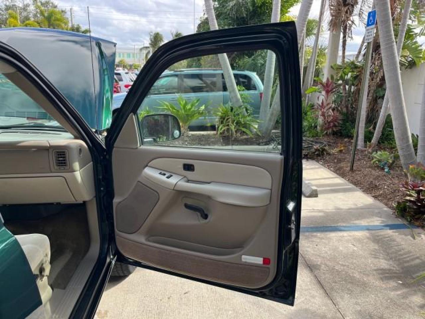 2001 Forest Green Metallic /Lt Gray/Neutral Chevrolet Tahoe LS LOW MILES 74,463 4X4 (1GNEK13T71R) with an 5.3L Vortec 1000 SFI V8 Engine engine, Automatic transmission, located at 4701 North Dixie Hwy, Pompano Beach, FL, 33064, (954) 422-2889, 26.240938, -80.123474 - OUR WEBPAGE FLORIDACARS1.COM HAS OVER 100 PHOTOS AND FREE CARFAX LINK 2001 CHEVROLET TAHOE LS ROAD READY 5.3L V8 VIN: 1GNEK13T71R215150 NO ACCIDENTS 4 DOOR WAGON/SPORT UTILITY NO RECALLS 4X4 5.3L V8 F OHV FLORIDA OWNER GASOLINE LOW MILES 74,468 REAR WHEEL DRIVE 4X4 POWER SEATS 4WD Alloy Wheels Anti- - Photo#11