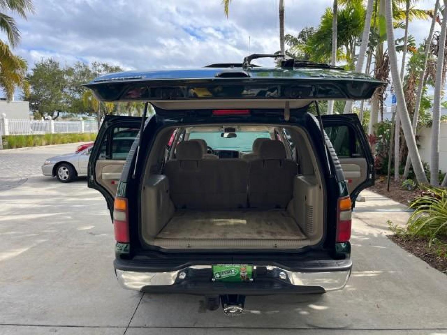 2001 Forest Green Metallic /Lt Gray/Neutral Chevrolet Tahoe LS LOW MILES 74,463 4X4 (1GNEK13T71R) with an 5.3L Vortec 1000 SFI V8 Engine engine, Automatic transmission, located at 4701 North Dixie Hwy, Pompano Beach, FL, 33064, (954) 422-2889, 26.240938, -80.123474 - OUR WEBPAGE FLORIDACARS1.COM HAS OVER 100 PHOTOS AND FREE CARFAX LINK 2001 CHEVROLET TAHOE LS ROAD READY 5.3L V8 VIN: 1GNEK13T71R215150 NO ACCIDENTS 4 DOOR WAGON/SPORT UTILITY NO RECALLS 4X4 5.3L V8 F OHV FLORIDA OWNER GASOLINE LOW MILES 74,468 REAR WHEEL DRIVE 4X4 POWER SEATS 4WD Alloy Wheels Anti- - Photo#15