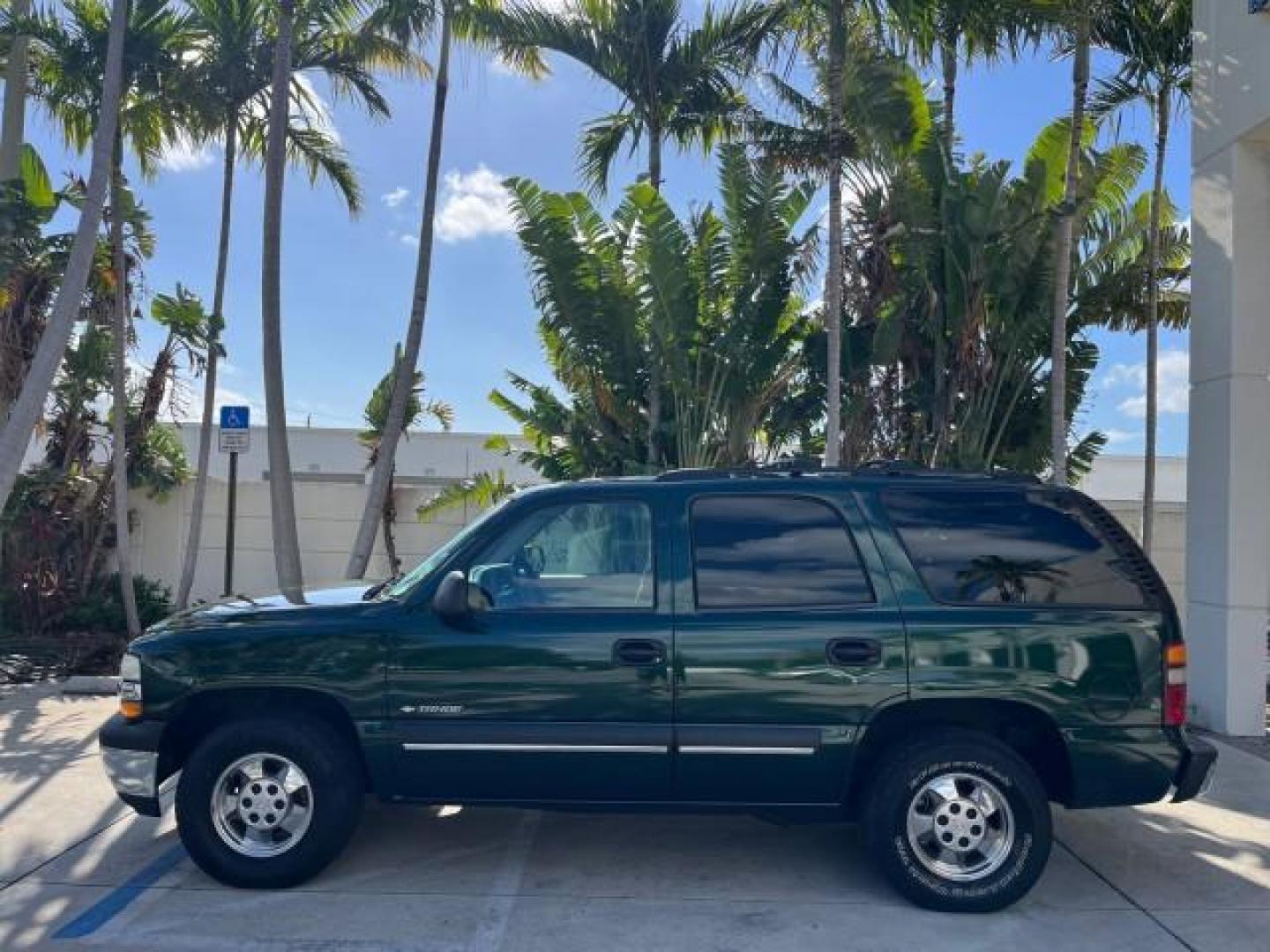 2001 Forest Green Metallic /Lt Gray/Neutral Chevrolet Tahoe LS LOW MILES 74,463 4X4 (1GNEK13T71R) with an 5.3L Vortec 1000 SFI V8 Engine engine, Automatic transmission, located at 4701 North Dixie Hwy, Pompano Beach, FL, 33064, (954) 422-2889, 26.240938, -80.123474 - OUR WEBPAGE FLORIDACARS1.COM HAS OVER 100 PHOTOS AND FREE CARFAX LINK 2001 CHEVROLET TAHOE LS ROAD READY 5.3L V8 VIN: 1GNEK13T71R215150 NO ACCIDENTS 4 DOOR WAGON/SPORT UTILITY NO RECALLS 4X4 5.3L V8 F OHV FLORIDA OWNER GASOLINE LOW MILES 74,468 REAR WHEEL DRIVE 4X4 POWER SEATS 4WD Alloy Wheels Anti- - Photo#4