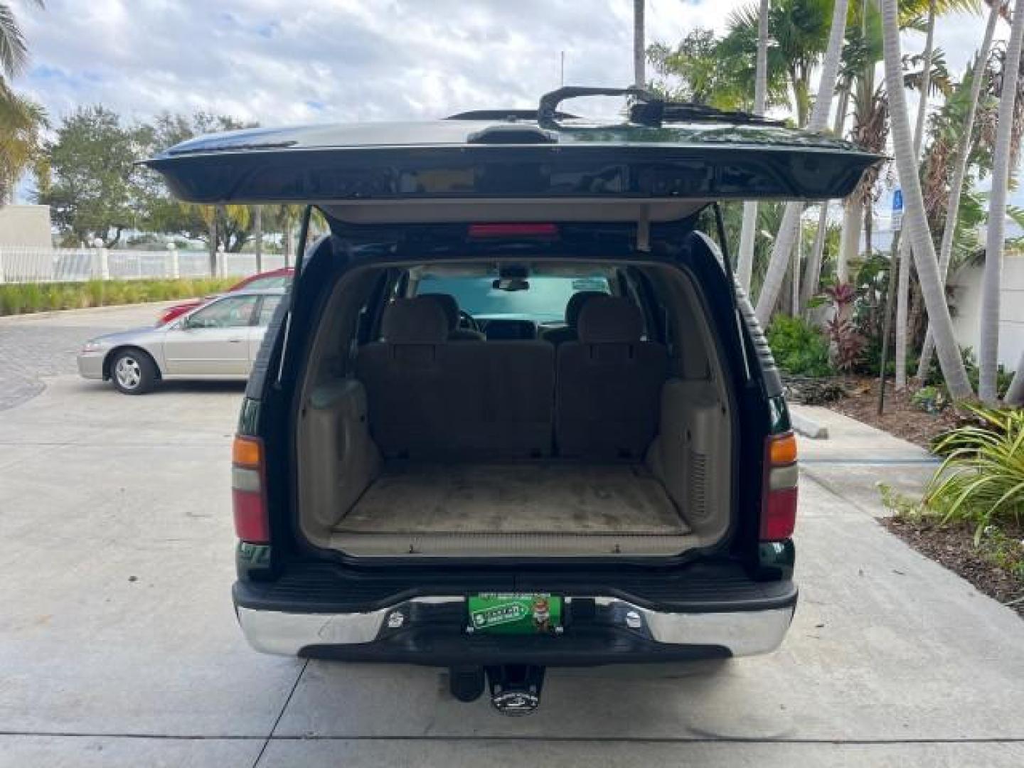 2001 Forest Green Metallic /Lt Gray/Neutral Chevrolet Tahoe LS LOW MILES 74,463 4X4 (1GNEK13T71R) with an 5.3L Vortec 1000 SFI V8 Engine engine, Automatic transmission, located at 4701 North Dixie Hwy, Pompano Beach, FL, 33064, (954) 422-2889, 26.240938, -80.123474 - OUR WEBPAGE FLORIDACARS1.COM HAS OVER 100 PHOTOS AND FREE CARFAX LINK 2001 CHEVROLET TAHOE LS ROAD READY 5.3L V8 VIN: 1GNEK13T71R215150 NO ACCIDENTS 4 DOOR WAGON/SPORT UTILITY NO RECALLS 4X4 5.3L V8 F OHV FLORIDA OWNER GASOLINE LOW MILES 74,468 REAR WHEEL DRIVE 4X4 POWER SEATS 4WD Alloy Wheels Anti- - Photo#60