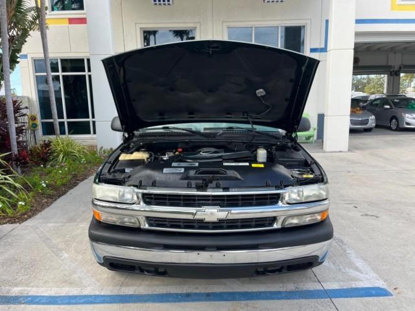 2001 Forest Green Metallic /Lt Gray/Neutral Chevrolet Tahoe LS LOW MILES 74,463 4X4 (1GNEK13T71R) with an 5.3L Vortec 1000 SFI V8 Engine engine, Automatic transmission, located at 4701 North Dixie Hwy, Pompano Beach, FL, 33064, (954) 422-2889, 26.240938, -80.123474 - OUR WEBPAGE FLORIDACARS1.COM HAS OVER 100 PHOTOS AND FREE CARFAX LINK 2001 CHEVROLET TAHOE LS ROAD READY 5.3L V8 VIN: 1GNEK13T71R215150 NO ACCIDENTS 4 DOOR WAGON/SPORT UTILITY NO RECALLS 4X4 5.3L V8 F OHV FLORIDA OWNER GASOLINE LOW MILES 74,468 REAR WHEEL DRIVE 4X4 POWER SEATS 4WD Alloy Wheels Anti- - Photo#66