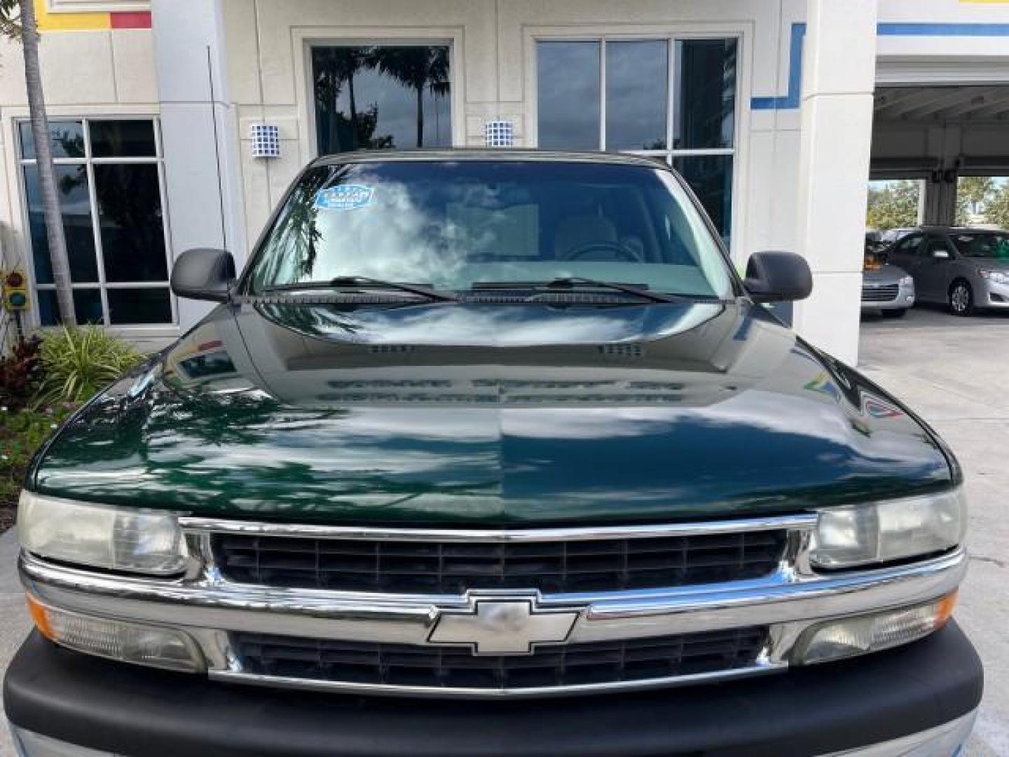 2001 Forest Green Metallic /Lt Gray/Neutral Chevrolet Tahoe LS LOW MILES 74,463 4X4 (1GNEK13T71R) with an 5.3L Vortec 1000 SFI V8 Engine engine, Automatic transmission, located at 4701 North Dixie Hwy, Pompano Beach, FL, 33064, (954) 422-2889, 26.240938, -80.123474 - OUR WEBPAGE FLORIDACARS1.COM HAS OVER 100 PHOTOS AND FREE CARFAX LINK 2001 CHEVROLET TAHOE LS ROAD READY 5.3L V8 VIN: 1GNEK13T71R215150 NO ACCIDENTS 4 DOOR WAGON/SPORT UTILITY NO RECALLS 4X4 5.3L V8 F OHV FLORIDA OWNER GASOLINE LOW MILES 74,468 REAR WHEEL DRIVE 4X4 POWER SEATS 4WD Alloy Wheels Anti- - Photo#76