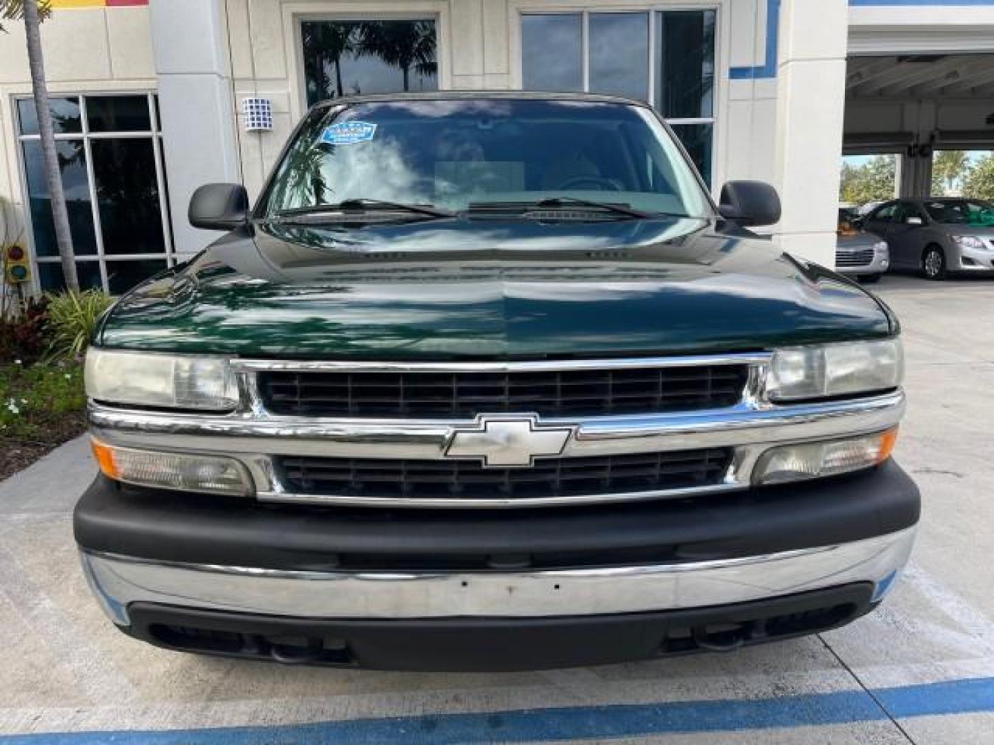 2001 Forest Green Metallic /Lt Gray/Neutral Chevrolet Tahoe LS LOW MILES 74,463 4X4 (1GNEK13T71R) with an 5.3L Vortec 1000 SFI V8 Engine engine, Automatic transmission, located at 4701 North Dixie Hwy, Pompano Beach, FL, 33064, (954) 422-2889, 26.240938, -80.123474 - OUR WEBPAGE FLORIDACARS1.COM HAS OVER 100 PHOTOS AND FREE CARFAX LINK 2001 CHEVROLET TAHOE LS ROAD READY 5.3L V8 VIN: 1GNEK13T71R215150 NO ACCIDENTS 4 DOOR WAGON/SPORT UTILITY NO RECALLS 4X4 5.3L V8 F OHV FLORIDA OWNER GASOLINE LOW MILES 74,468 REAR WHEEL DRIVE 4X4 POWER SEATS 4WD Alloy Wheels Anti- - Photo#77