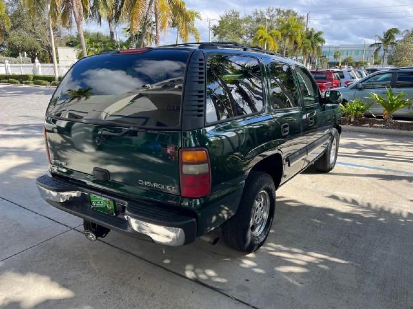 2001 Forest Green Metallic /Lt Gray/Neutral Chevrolet Tahoe LS LOW MILES 74,463 4X4 (1GNEK13T71R) with an 5.3L Vortec 1000 SFI V8 Engine engine, Automatic transmission, located at 4701 North Dixie Hwy, Pompano Beach, FL, 33064, (954) 422-2889, 26.240938, -80.123474 - OUR WEBPAGE FLORIDACARS1.COM HAS OVER 100 PHOTOS AND FREE CARFAX LINK 2001 CHEVROLET TAHOE LS ROAD READY 5.3L V8 VIN: 1GNEK13T71R215150 NO ACCIDENTS 4 DOOR WAGON/SPORT UTILITY NO RECALLS 4X4 5.3L V8 F OHV FLORIDA OWNER GASOLINE LOW MILES 74,468 REAR WHEEL DRIVE 4X4 POWER SEATS 4WD Alloy Wheels Anti- - Photo#7