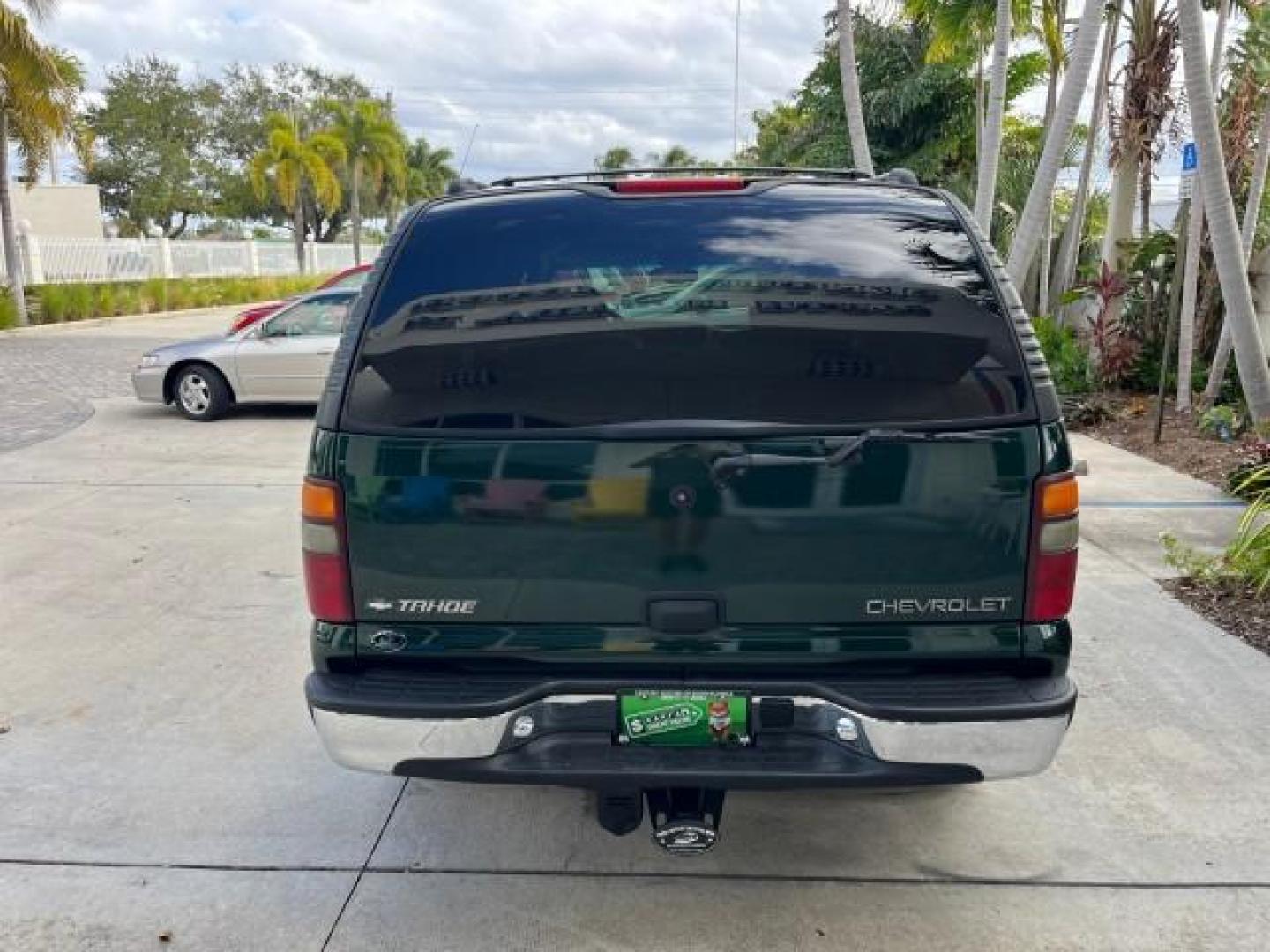 2001 Forest Green Metallic /Lt Gray/Neutral Chevrolet Tahoe LS LOW MILES 74,463 4X4 (1GNEK13T71R) with an 5.3L Vortec 1000 SFI V8 Engine engine, Automatic transmission, located at 4701 North Dixie Hwy, Pompano Beach, FL, 33064, (954) 422-2889, 26.240938, -80.123474 - OUR WEBPAGE FLORIDACARS1.COM HAS OVER 100 PHOTOS AND FREE CARFAX LINK 2001 CHEVROLET TAHOE LS ROAD READY 5.3L V8 VIN: 1GNEK13T71R215150 NO ACCIDENTS 4 DOOR WAGON/SPORT UTILITY NO RECALLS 4X4 5.3L V8 F OHV FLORIDA OWNER GASOLINE LOW MILES 74,468 REAR WHEEL DRIVE 4X4 POWER SEATS 4WD Alloy Wheels Anti- - Photo#90