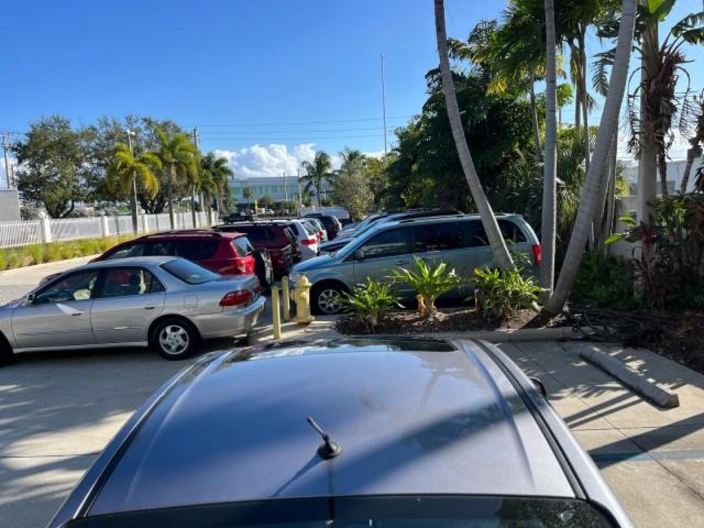 2005 Titanium Gray Metallic /Black Mazda Mazda3 s SUNROOF LOW MILES 43,509 (JM1BK323951) with an 2.3L DOHC MPFI 16-Valve 4-Cyl Engine engine, Automatic transmission, located at 4701 North Dixie Hwy, Pompano Beach, FL, 33064, (954) 422-2889, 26.240938, -80.123474 - OUR WEBPAGE FLORIDACARS1.COM HAS OVER 100 PHOTOS AND FREE CARFAX LINK 2005 MAZDA MAZDA3 S ROAD READY 2.3L I4 VIN: JM1BK323951253248 NO ACCIDENTS 29 MPG SEDAN 4 DR NO RECALLS 1 OWNER 2.3L I4 F DOHC 16V LOW MILES 43,509 GASOLINE POWER SUNROOF LEATHER FRONT WHEEL DRIVE 26 SERVICE RECORDS Alloy Wheels A - Photo#99