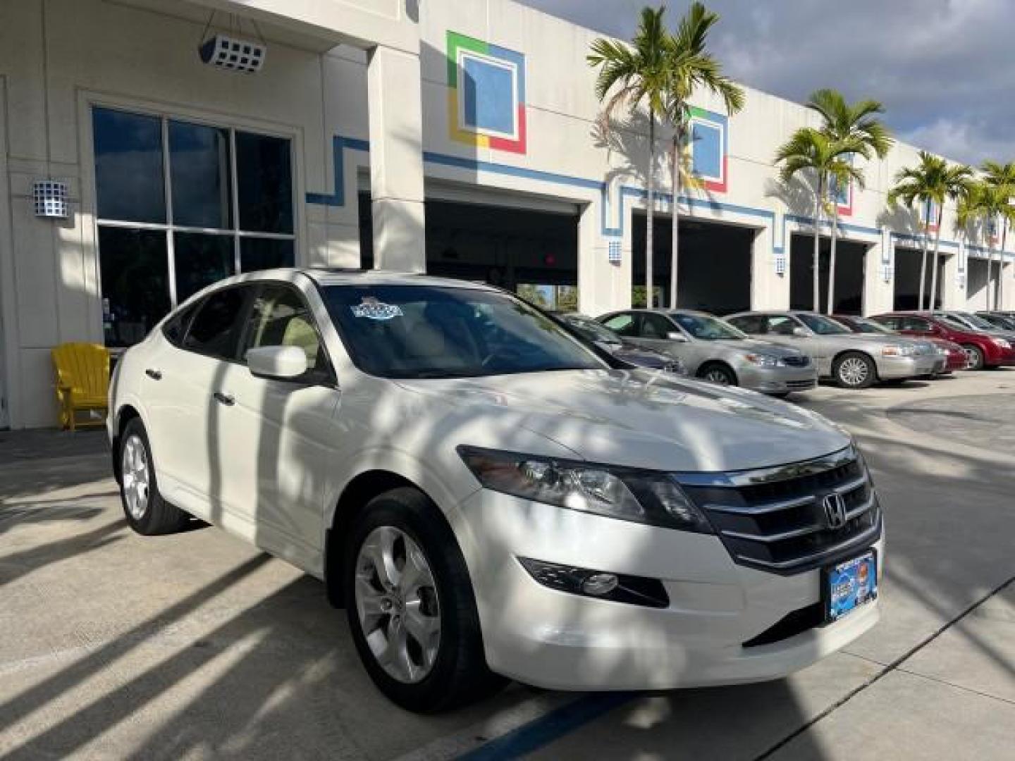 2011 White Diamond Pearl /Ivory Honda Accord Crosstour 1 FL EX-L LOW MILES 79,822 (5J6TF2H53BL) with an 3.5L SOHC MPFI 24-Valve i-VTEC V6 Engine engine, Automatic transmission, located at 4701 North Dixie Hwy, Pompano Beach, FL, 33064, (954) 422-2889, 26.240938, -80.123474 - OUR WEBPAGE FLORIDACARS1.COM HAS OVER 100 PHOTOS AND FREE CARFAX LINK 2011 HONDA ACCORD CROSSTOUR EX-L ROAD READY 3.5L V6 26 MPG VIN: 5J6TF2H53BL005079 NO RECALLS BLUETOOTH 4 DOOR WAGON/SPORT UTILITY 1 OWNER FLORIDA SUNROOF 3.5L V6 F SOHC 24V ON DEMAND AWD LEATHER GASOLINE POWER SEATS/MIRRORS ALL WH - Photo#90