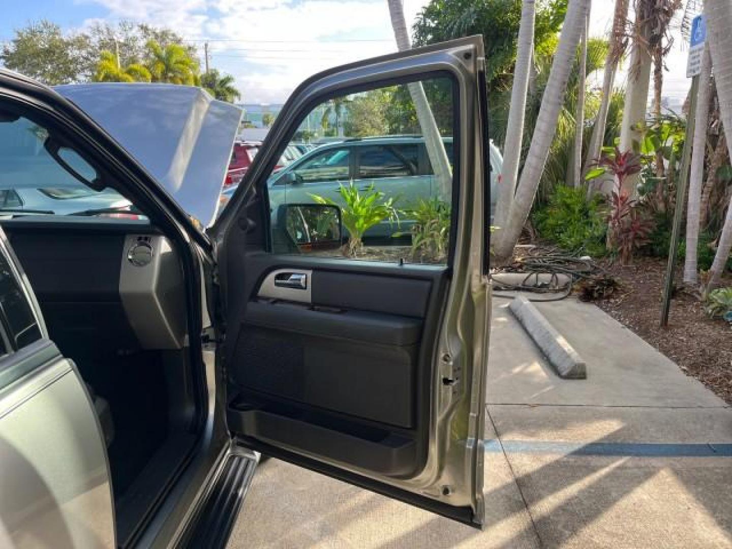 2008 Dark Copper Metallic /Charcoal Black Ford Expedition EL 4WD Limited LOW MILES 53,019 (1FMFK20578L) with an 5.4L SOHC SEFI 24-Valve V8 Engine engine, Automatic transmission, located at 4701 North Dixie Hwy, Pompano Beach, FL, 33064, (954) 422-2889, 26.240938, -80.123474 - OUR WEBPAGE FLORIDACARS1.COM HAS OVER 100 PHOTOS AND FREE CARFAX LINK 2008 FORD EXPEDITION EL LIMITED ROAD READY 5.4L V8 4X4 VIN: 1FMFK20578LA72590 NO RECALLS LEATHER SEATS 4 DOOR WAGON/SPORT UTILITY POWER SUNROOF/SEATS 5.4L V8 F SOHC ON DEMAND 4WD NAVIGATION GASOLINE BACK UP SENSORS DVD REAR WHEEL - Photo#11