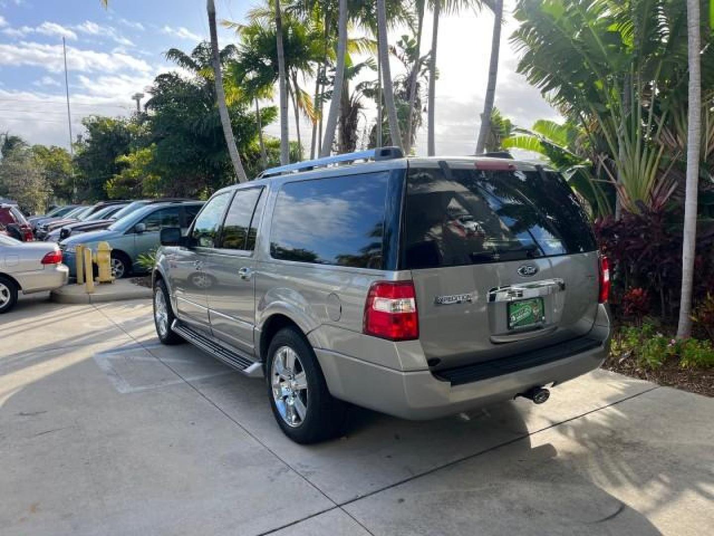 2008 Dark Copper Metallic /Charcoal Black Ford Expedition EL 4WD Limited LOW MILES 53,019 (1FMFK20578L) with an 5.4L SOHC SEFI 24-Valve V8 Engine engine, Automatic transmission, located at 4701 North Dixie Hwy, Pompano Beach, FL, 33064, (954) 422-2889, 26.240938, -80.123474 - OUR WEBPAGE FLORIDACARS1.COM HAS OVER 100 PHOTOS AND FREE CARFAX LINK 2008 FORD EXPEDITION EL LIMITED ROAD READY 5.4L V8 4X4 VIN: 1FMFK20578LA72590 NO RECALLS LEATHER SEATS 4 DOOR WAGON/SPORT UTILITY POWER SUNROOF/SEATS 5.4L V8 F SOHC ON DEMAND 4WD NAVIGATION GASOLINE BACK UP SENSORS DVD REAR WHEEL - Photo#5