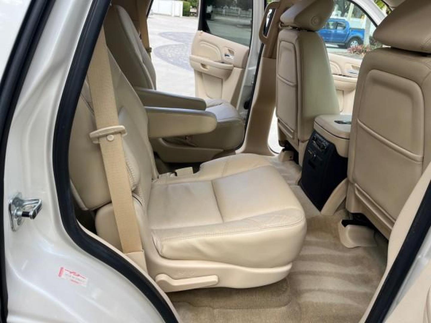 2007 White Diamond Tricoat /Cocoa/Cashmere Cadillac Escalade AWD LOW MILES 61,154 (1GYFK63807R) with an 6.2L Vortec 1000 VVT V8 SFI Engine engine, Automatic transmission, located at 4701 North Dixie Hwy, Pompano Beach, FL, 33064, (954) 422-2889, 26.240938, -80.123474 - OUR WEBPAGE FLORIDACARS1.COM HAS OVER 100 PHOTOS AND FREE CARFAX LINK 2007 CADILLAC ESCALADE ROAD READY 6.2L V8 NO RECALLS VIN: 1GYFK63807R288224 FLORIDA OWNER LOW MILES 61,154 4 DOOR WAGON/SPORT UTILITY ALL WHEEL DRIVE 3 ROW LEATHER SEATS 6.2L V8 F BACK UP CAMERA NAVIGATION DVD GASOLINE POWER LIFTG - Photo#32