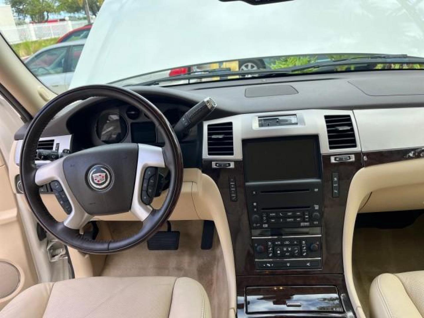 2007 White Diamond Tricoat /Cocoa/Cashmere Cadillac Escalade AWD LOW MILES 61,154 (1GYFK63807R) with an 6.2L Vortec 1000 VVT V8 SFI Engine engine, Automatic transmission, located at 4701 North Dixie Hwy, Pompano Beach, FL, 33064, (954) 422-2889, 26.240938, -80.123474 - OUR WEBPAGE FLORIDACARS1.COM HAS OVER 100 PHOTOS AND FREE CARFAX LINK 2007 CADILLAC ESCALADE ROAD READY 6.2L V8 NO RECALLS VIN: 1GYFK63807R288224 FLORIDA OWNER LOW MILES 61,154 4 DOOR WAGON/SPORT UTILITY ALL WHEEL DRIVE 3 ROW LEATHER SEATS 6.2L V8 F BACK UP CAMERA NAVIGATION DVD GASOLINE POWER LIFTG - Photo#41