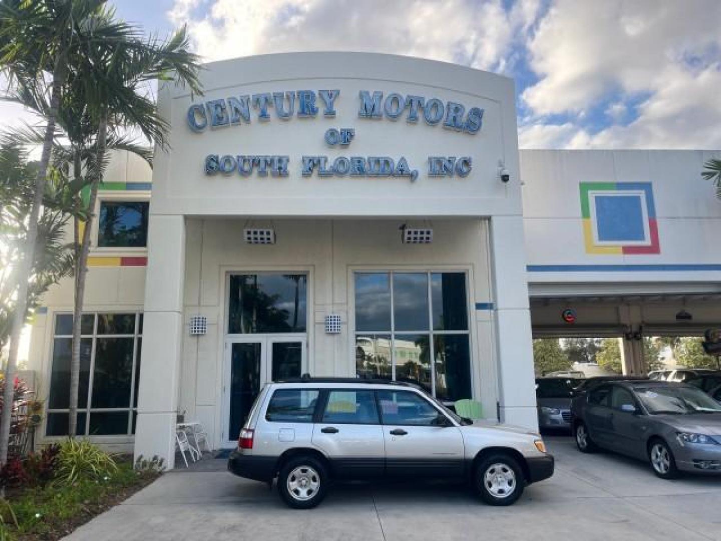 2001 Silverthorn Metallic /Gray Subaru Forester AWD 1 FL L LOW MILES 68,136 (JF1SF63541H) with an 2.5L SOHC SMPI 16-Valve 4-Cyl HO Boxer Engine engine, Automatic transmission, located at 4701 North Dixie Hwy, Pompano Beach, FL, 33064, (954) 422-2889, 26.240938, -80.123474 - OUR WEBPAGE FLORIDACARS1.COM HAS OVER 100 PHOTOS AND FREE CARFAX LINK 2001 SUBARU FORESTER L ROAD READY 2.5L H4 VIN: JF1SF63541H760202 NO ACCIDENTS AWD 4 DOOR WAGON/SPORT UTILITY NO RECALLS 28 MPG 2.5L H4 F SOHC 16V 1 OWNER FLORIDA GASOLINE LOW MILES 68,136 ALL WHEEL DRIVE ALL WHEEL DRIVE AWD Approa - Photo#0