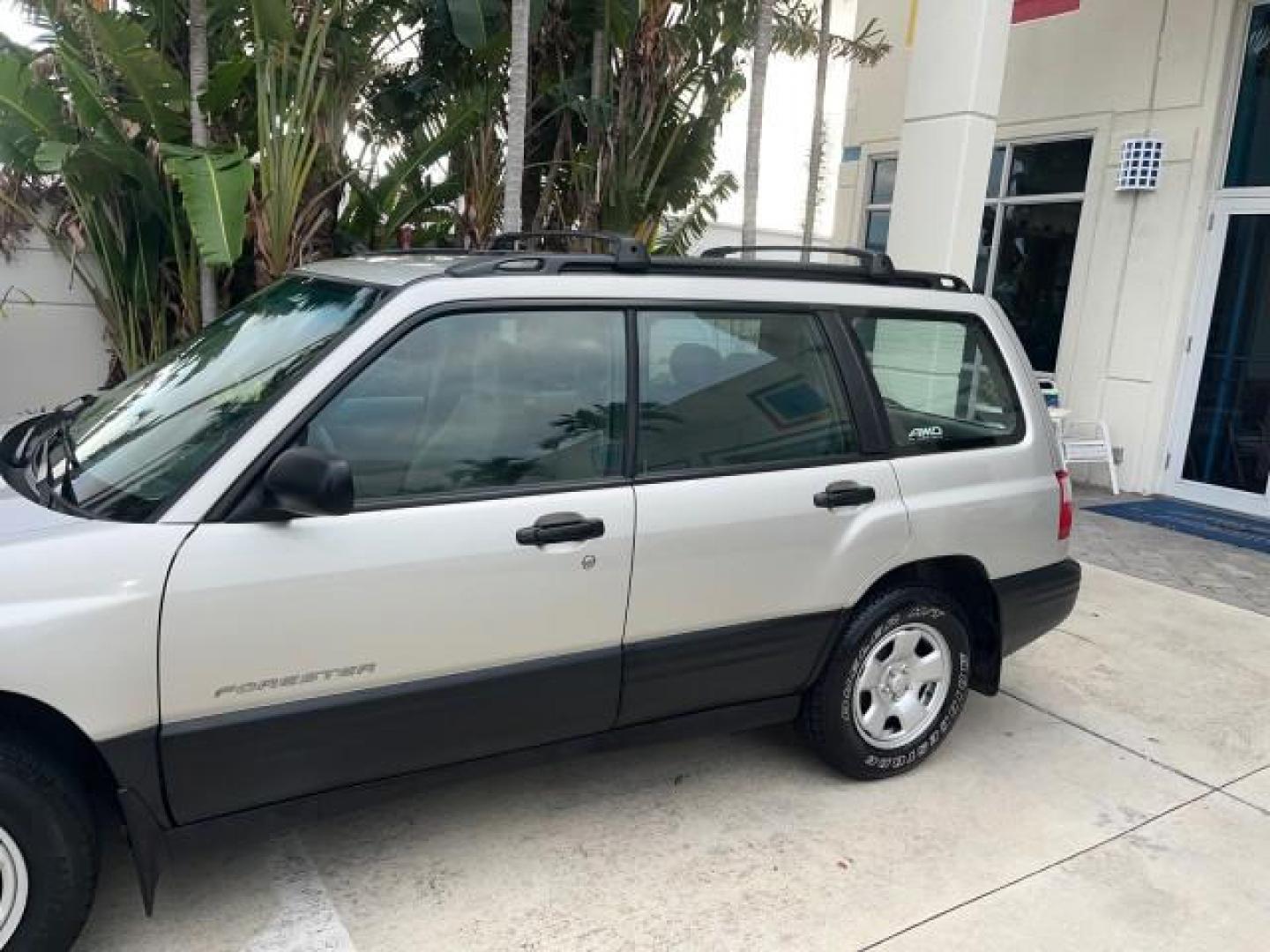 2001 Silverthorn Metallic /Gray Subaru Forester AWD 1 FL L LOW MILES 68,136 (JF1SF63541H) with an 2.5L SOHC SMPI 16-Valve 4-Cyl HO Boxer Engine engine, Automatic transmission, located at 4701 North Dixie Hwy, Pompano Beach, FL, 33064, (954) 422-2889, 26.240938, -80.123474 - OUR WEBPAGE FLORIDACARS1.COM HAS OVER 100 PHOTOS AND FREE CARFAX LINK 2001 SUBARU FORESTER L ROAD READY 2.5L H4 VIN: JF1SF63541H760202 NO ACCIDENTS AWD 4 DOOR WAGON/SPORT UTILITY NO RECALLS 28 MPG 2.5L H4 F SOHC 16V 1 OWNER FLORIDA GASOLINE LOW MILES 68,136 ALL WHEEL DRIVE ALL WHEEL DRIVE AWD Approa - Photo#80