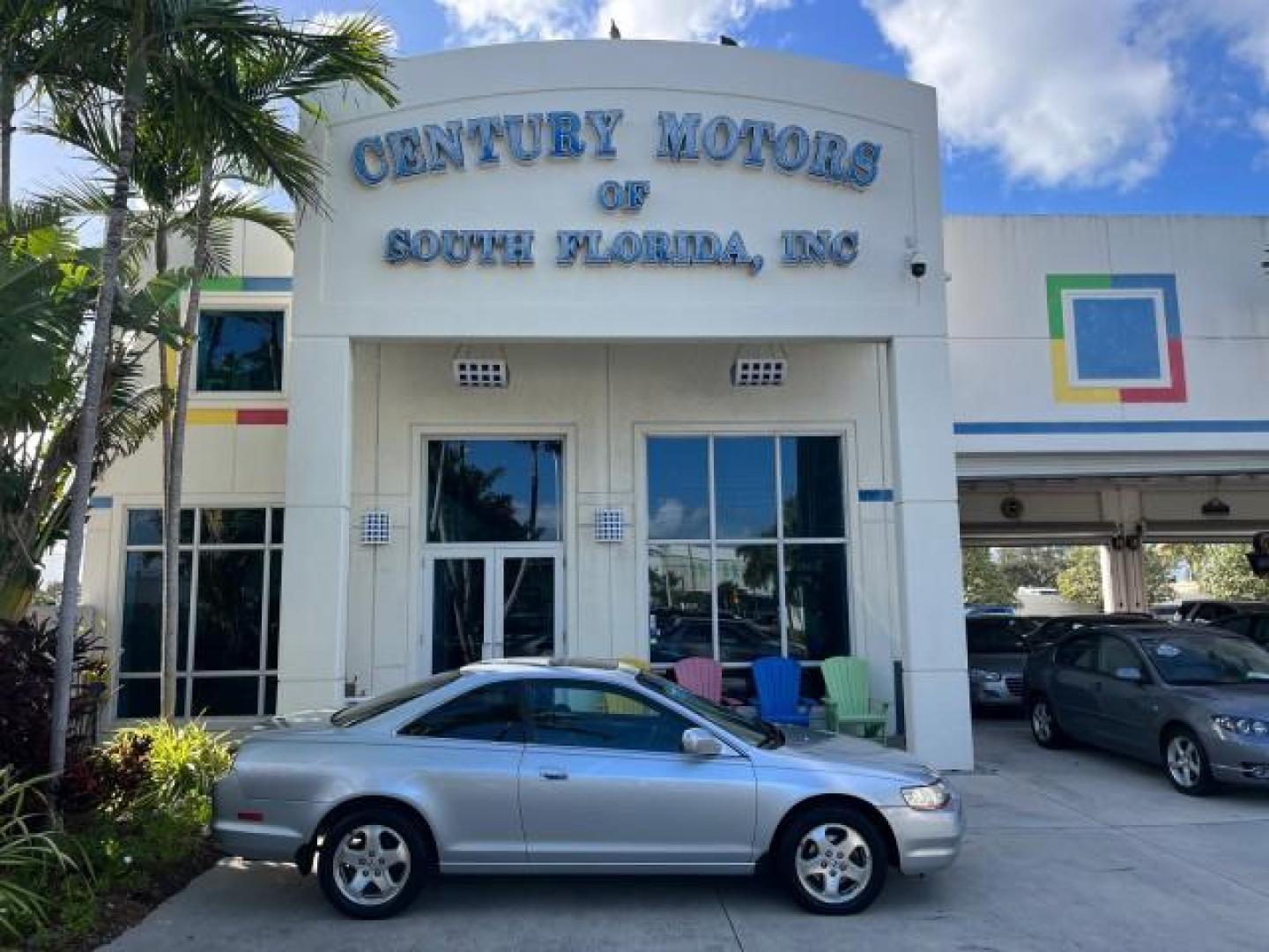 2000 Satin Silver Metallic /Charcoal Honda Accord Cpe EX w/Leather LOW MILES 70,130 (1HGCG2250YA) with an 3.0L SOHC VTEC 24-Valve V6 LEV-Certified Engine engine, Automatic transmission, located at 4701 North Dixie Hwy, Pompano Beach, FL, 33064, (954) 422-2889, 26.240938, -80.123474 - OUR WEBPAGE FLORIDACARS1.COM HAS OVER 100 PHOTOS AND FREE CARFAX LINK 2000 HONDA ACCORD EX V6 ROAD READY 3.0L V6 VIN: 1HGCG2250YA038316 FLORIDA OWNER COUPE POWER LEATHER SEATS 3.0L V6 F SOHC 24V POWER SUNROOF GASOLINE 28 MPG FRONT WHEEL DRIVE LOW MILES 70,130 Alloy Wheels Anti-Theft System Automatic - Photo#0