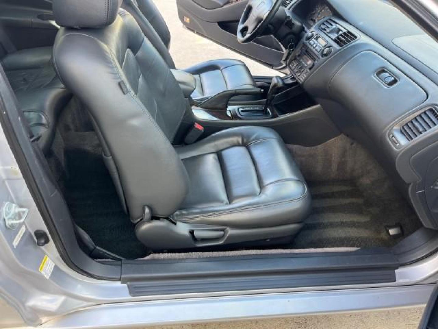 2000 Satin Silver Metallic /Charcoal Honda Accord Cpe EX w/Leather LOW MILES 70,130 (1HGCG2250YA) with an 3.0L SOHC VTEC 24-Valve V6 LEV-Certified Engine engine, Automatic transmission, located at 4701 North Dixie Hwy, Pompano Beach, FL, 33064, (954) 422-2889, 26.240938, -80.123474 - OUR WEBPAGE FLORIDACARS1.COM HAS OVER 100 PHOTOS AND FREE CARFAX LINK 2000 HONDA ACCORD EX V6 ROAD READY 3.0L V6 VIN: 1HGCG2250YA038316 FLORIDA OWNER COUPE POWER LEATHER SEATS 3.0L V6 F SOHC 24V POWER SUNROOF GASOLINE 28 MPG FRONT WHEEL DRIVE LOW MILES 70,130 Alloy Wheels Anti-Theft System Automatic - Photo#12