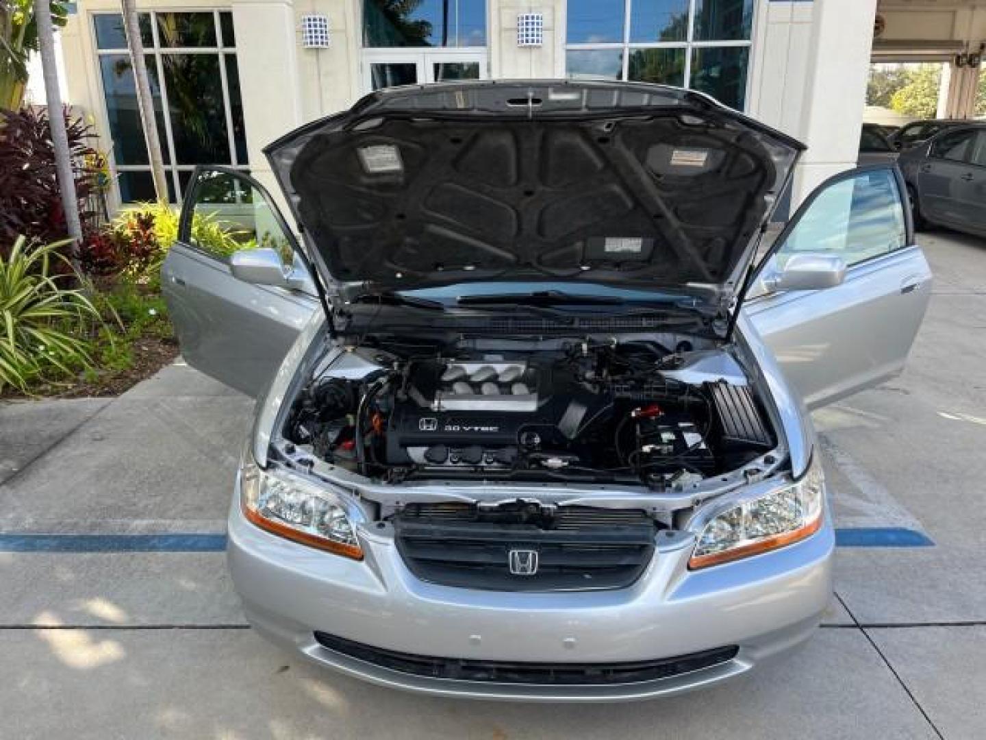 2000 Satin Silver Metallic /Charcoal Honda Accord Cpe EX w/Leather LOW MILES 70,130 (1HGCG2250YA) with an 3.0L SOHC VTEC 24-Valve V6 LEV-Certified Engine engine, Automatic transmission, located at 4701 North Dixie Hwy, Pompano Beach, FL, 33064, (954) 422-2889, 26.240938, -80.123474 - OUR WEBPAGE FLORIDACARS1.COM HAS OVER 100 PHOTOS AND FREE CARFAX LINK 2000 HONDA ACCORD EX V6 ROAD READY 3.0L V6 VIN: 1HGCG2250YA038316 FLORIDA OWNER COUPE POWER LEATHER SEATS 3.0L V6 F SOHC 24V POWER SUNROOF GASOLINE 28 MPG FRONT WHEEL DRIVE LOW MILES 70,130 Alloy Wheels Anti-Theft System Automatic - Photo#17