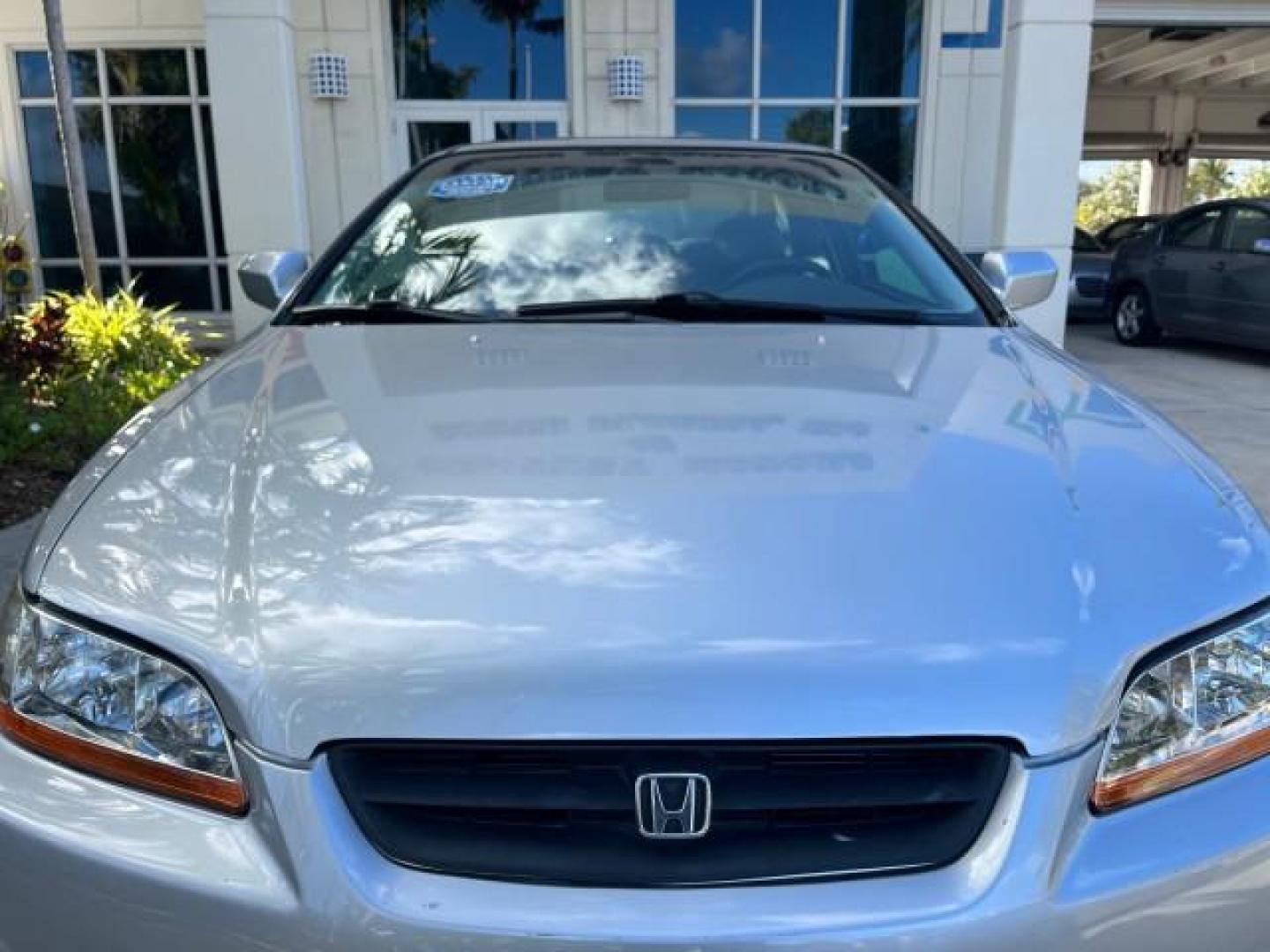 2000 Satin Silver Metallic /Charcoal Honda Accord Cpe EX w/Leather LOW MILES 70,130 (1HGCG2250YA) with an 3.0L SOHC VTEC 24-Valve V6 LEV-Certified Engine engine, Automatic transmission, located at 4701 North Dixie Hwy, Pompano Beach, FL, 33064, (954) 422-2889, 26.240938, -80.123474 - OUR WEBPAGE FLORIDACARS1.COM HAS OVER 100 PHOTOS AND FREE CARFAX LINK 2000 HONDA ACCORD EX V6 ROAD READY 3.0L V6 VIN: 1HGCG2250YA038316 FLORIDA OWNER COUPE POWER LEATHER SEATS 3.0L V6 F SOHC 24V POWER SUNROOF GASOLINE 28 MPG FRONT WHEEL DRIVE LOW MILES 70,130 Alloy Wheels Anti-Theft System Automatic - Photo#64