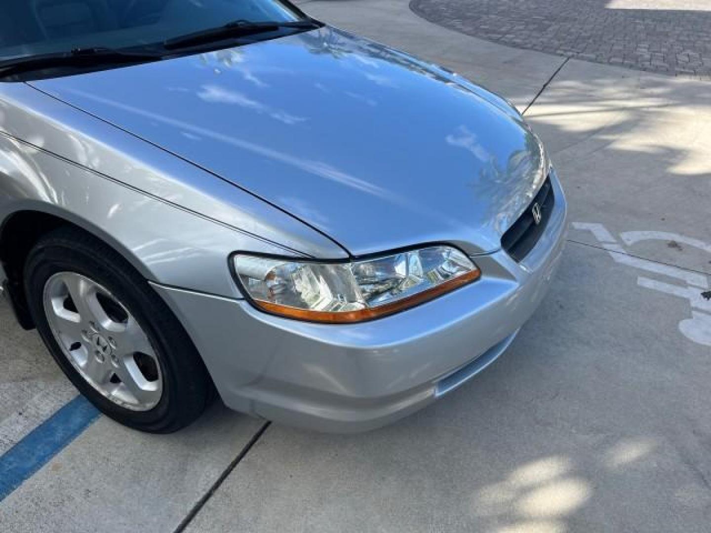 2000 Satin Silver Metallic /Charcoal Honda Accord Cpe EX w/Leather LOW MILES 70,130 (1HGCG2250YA) with an 3.0L SOHC VTEC 24-Valve V6 LEV-Certified Engine engine, Automatic transmission, located at 4701 North Dixie Hwy, Pompano Beach, FL, 33064, (954) 422-2889, 26.240938, -80.123474 - OUR WEBPAGE FLORIDACARS1.COM HAS OVER 100 PHOTOS AND FREE CARFAX LINK 2000 HONDA ACCORD EX V6 ROAD READY 3.0L V6 VIN: 1HGCG2250YA038316 FLORIDA OWNER COUPE POWER LEATHER SEATS 3.0L V6 F SOHC 24V POWER SUNROOF GASOLINE 28 MPG FRONT WHEEL DRIVE LOW MILES 70,130 Alloy Wheels Anti-Theft System Automatic - Photo#66