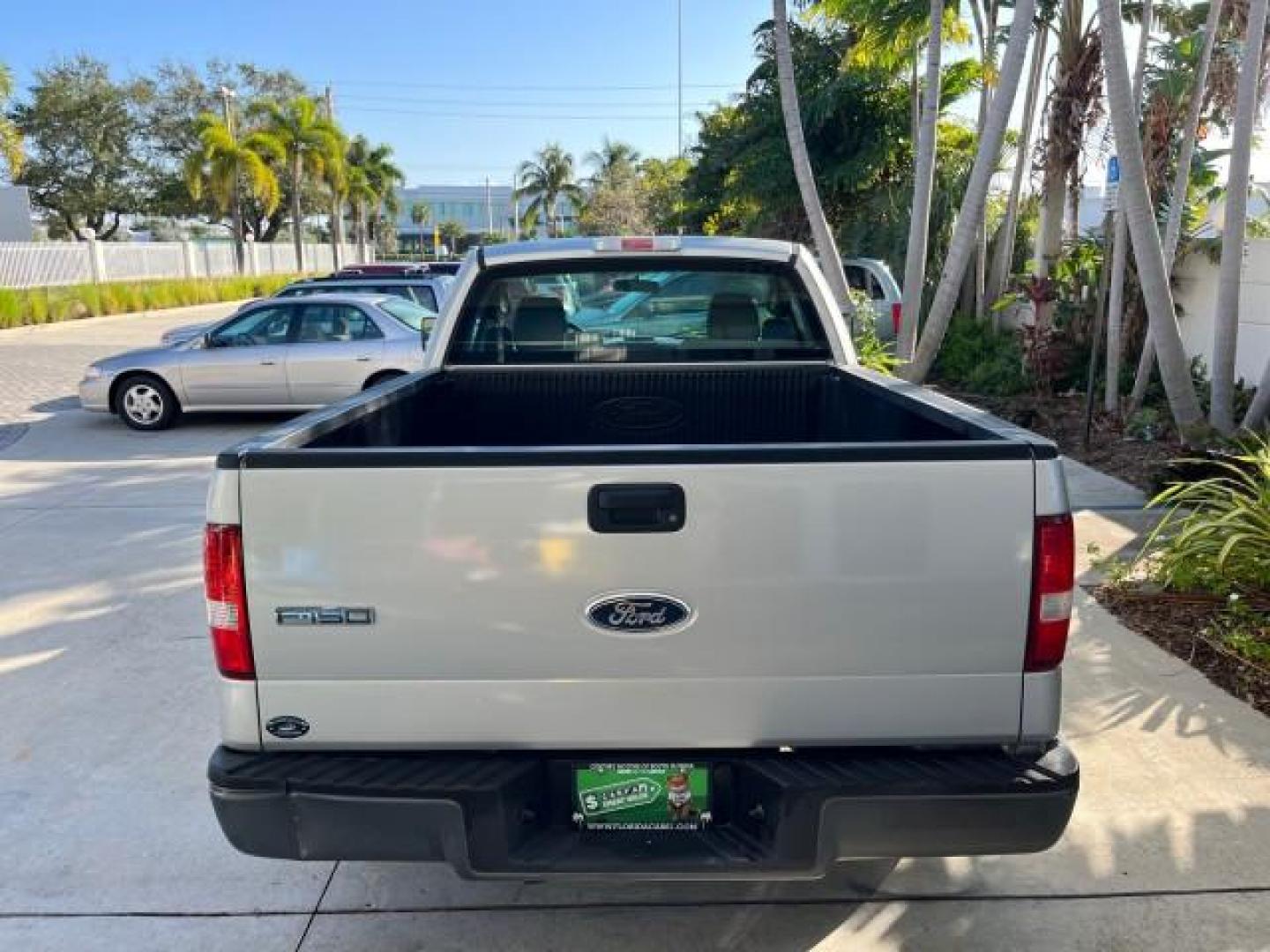 2007 Silver Metallic /Flint Ford F-150 XL LOW MILES 64,614 (1FTRF12257K) with an 4.2L EFI V6 Engine engine, Automatic transmission, located at 4701 North Dixie Hwy, Pompano Beach, FL, 33064, (954) 422-2889, 26.240938, -80.123474 - OUR WEBPAGE FLORIDACARS1.COM HAS OVER 100 PHOTOS AND FREE CARFAX LINK 2007 FORD F-150 XL ROAD READY WORK READY VIN: 1FTRF12257KB67107 FLORIDA OWNER PICKUP LOW MILES 64,614 4.2L V6 F POWER MIRRORS GASOLINE 25 SERVICE RECORDS REAR WHEEL DRIVE 6.6 FT BED LENGTH Anti-Theft System Electronic Braking Syst - Photo#89