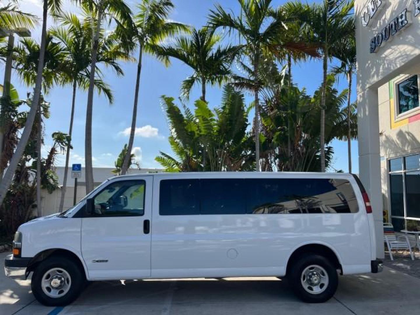 2003 Summit White /Neutral Chevrolet Express Passenger 15 LOW MILES 69,483 (1GAHG39U731) with an 6.0L Vortec 6000 V8 SFI Engine engine, Automatic transmission, located at 4701 North Dixie Hwy, Pompano Beach, FL, 33064, (954) 422-2889, 26.240938, -80.123474 - OUR WEBPAGE FLORIDACARS1.COM HAS OVER 100 PHOTOS AND FREE CARFAX LINK 2003 CHEVROLET EXPRESS 3500 ROAD READY WORK READY VIN: 1GAHG39U731131035 NO RECALLS 6.0L V8 VAN FLORIDA OWNER 6.0L V8 F LOW MILES 69,483 GASOLINE 15 PASSENGER REAR WHEEL DRIVE POWER MIRRORS Front Bucket Seats RWD Rear Air Conditio - Photo#93