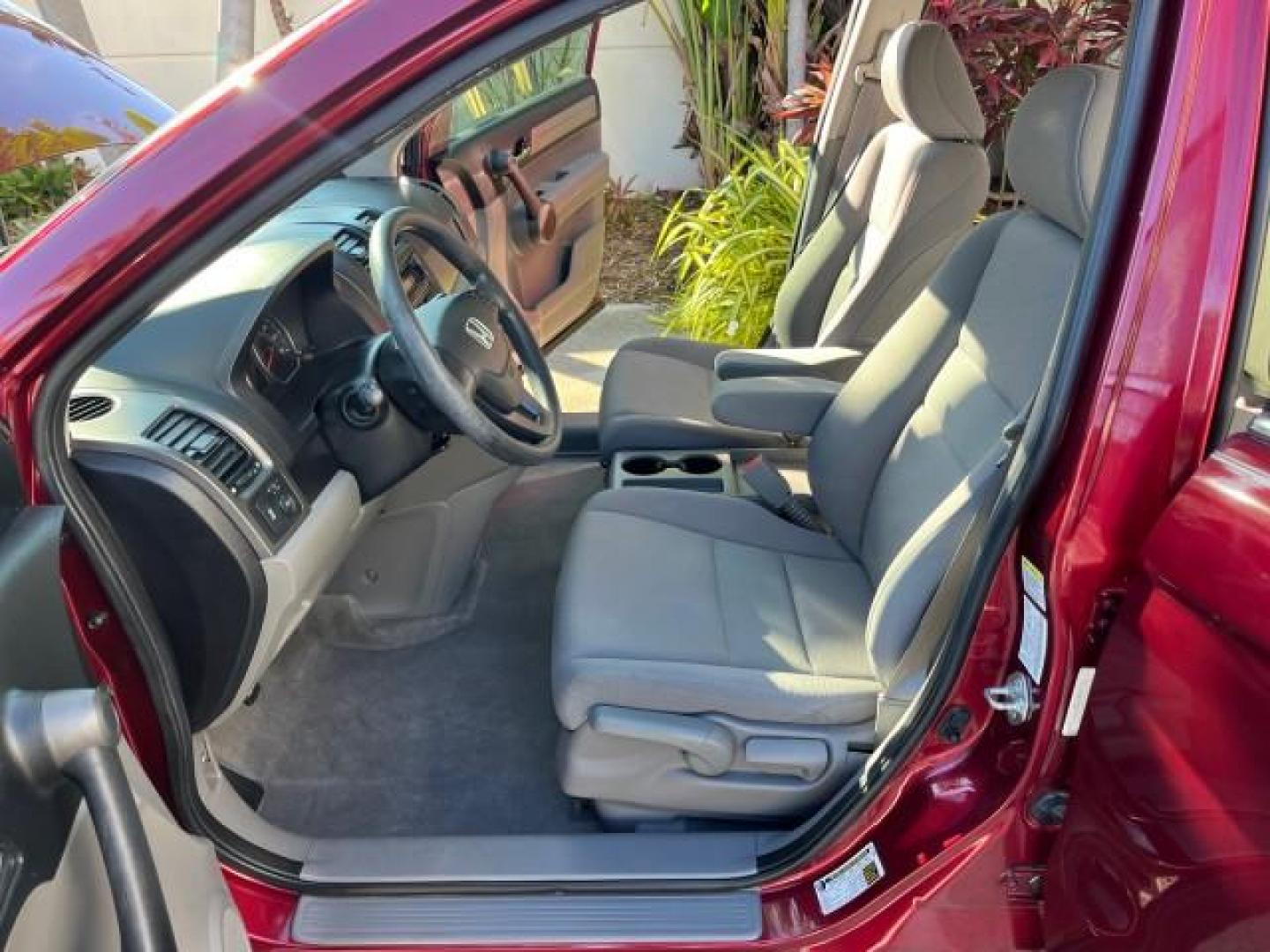 2010 Tango Red Pearl /Gray Honda CR-V 1 FL LX 35,357 (5J6RE3H33AL) with an 2.4L DOHC MPFI 16-Valve i-VTEC I4 Engine engine, Automatic transmission, located at 4701 North Dixie Hwy, Pompano Beach, FL, 33064, (954) 422-2889, 26.240938, -80.123474 - OUR WEBPAGE FLORIDACARS1.COM HAS OVER 100 PHOTOS AND FREE CARFAX LINK 2010 HONDA CR-V LX ROAD READY 2,4L I4 VIN: 5J6RE3H33AL014736 NO RECALLS 28 MPG 4 DOOR WAGON/SPORT UTILITY 1 OWNER FLORIDA 2.4L I4 F DOHC 16V LOW MILES 35,357 GASOLINE 21 SERVICE RECORDS FRONT WHEEL DRIVE POWER MIRRORS Active Head - Photo#10