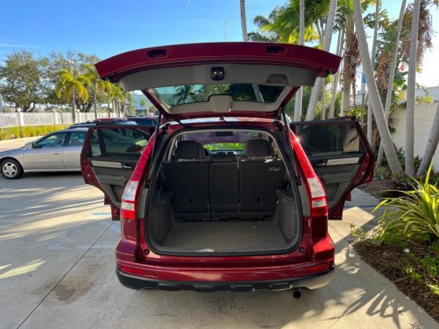 2010 Tango Red Pearl /Gray Honda CR-V 1 FL LX 35,357 (5J6RE3H33AL) with an 2.4L DOHC MPFI 16-Valve i-VTEC I4 Engine engine, Automatic transmission, located at 4701 North Dixie Hwy, Pompano Beach, FL, 33064, (954) 422-2889, 26.240938, -80.123474 - OUR WEBPAGE FLORIDACARS1.COM HAS OVER 100 PHOTOS AND FREE CARFAX LINK 2010 HONDA CR-V LX ROAD READY 2,4L I4 VIN: 5J6RE3H33AL014736 NO RECALLS 28 MPG 4 DOOR WAGON/SPORT UTILITY 1 OWNER FLORIDA 2.4L I4 F DOHC 16V LOW MILES 35,357 GASOLINE 21 SERVICE RECORDS FRONT WHEEL DRIVE POWER MIRRORS Active Head - Photo#15