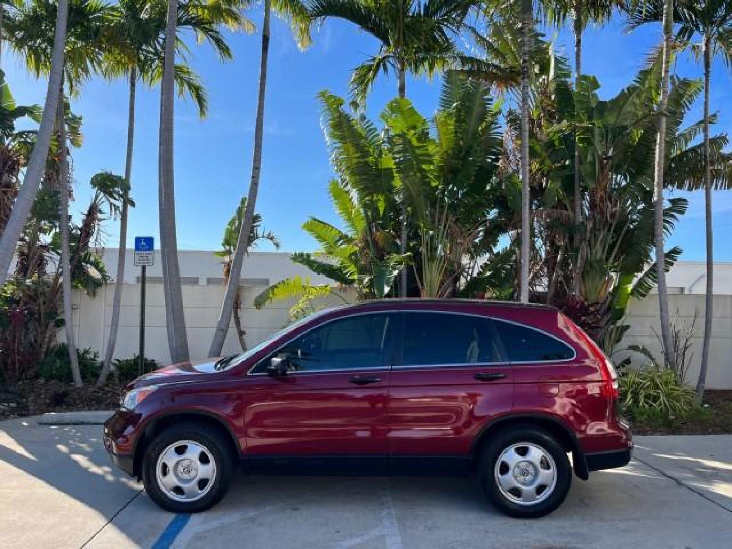 2010 Tango Red Pearl /Gray Honda CR-V 1 FL LX 35,357 (5J6RE3H33AL) with an 2.4L DOHC MPFI 16-Valve i-VTEC I4 Engine engine, Automatic transmission, located at 4701 North Dixie Hwy, Pompano Beach, FL, 33064, (954) 422-2889, 26.240938, -80.123474 - OUR WEBPAGE FLORIDACARS1.COM HAS OVER 100 PHOTOS AND FREE CARFAX LINK 2010 HONDA CR-V LX ROAD READY 2,4L I4 VIN: 5J6RE3H33AL014736 NO RECALLS 28 MPG 4 DOOR WAGON/SPORT UTILITY 1 OWNER FLORIDA 2.4L I4 F DOHC 16V LOW MILES 35,357 GASOLINE 21 SERVICE RECORDS FRONT WHEEL DRIVE POWER MIRRORS Active Head - Photo#4