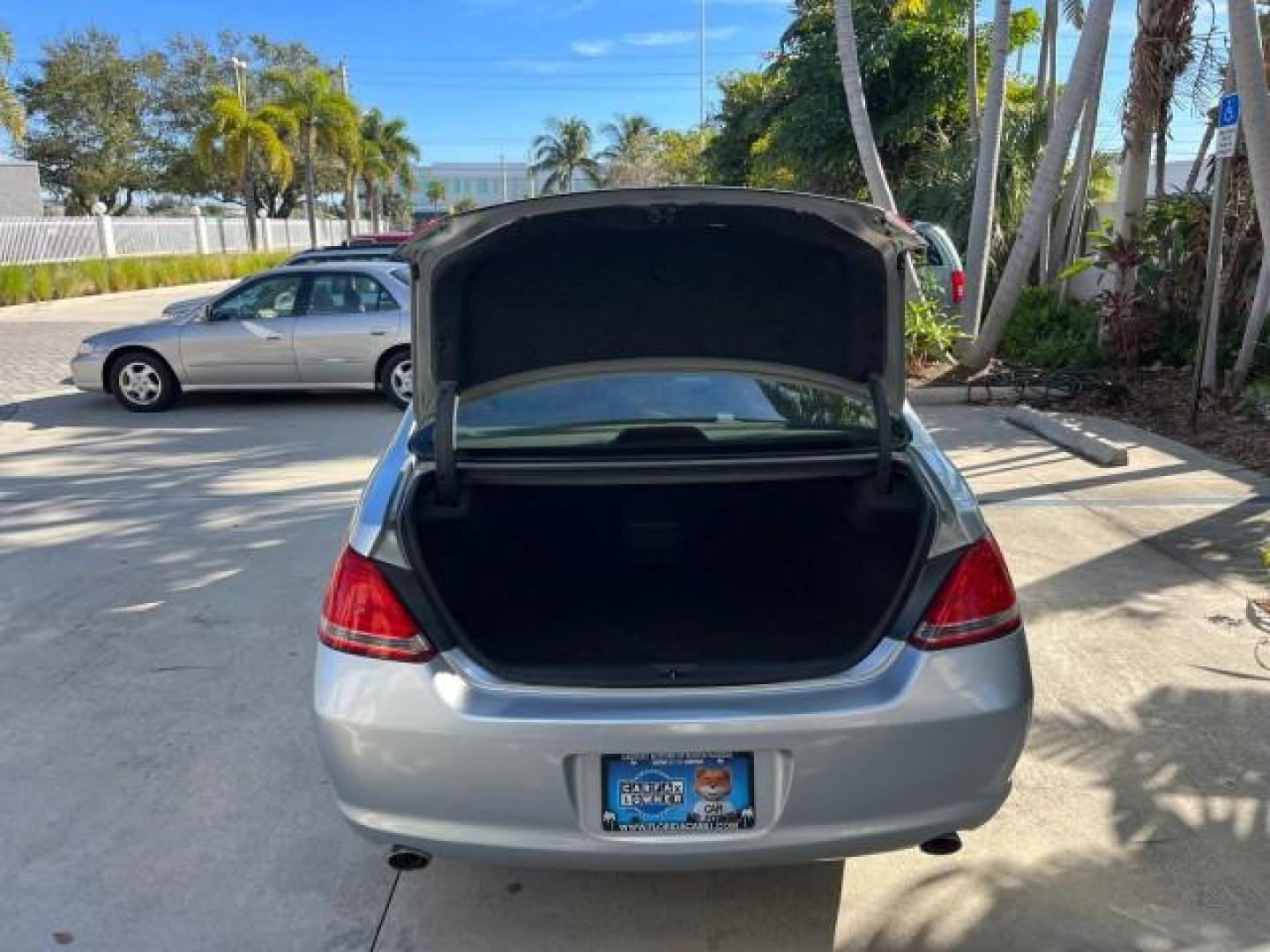 2007 Titanium Metallic /Lt Gray Toyota Avalon 1 FL XL LOW MILES 86,132 (4T1BK36B77U) with an 3.5L DOHC EFI 24-Valve V6 Engine engine, Automatic transmission, located at 4701 North Dixie Hwy, Pompano Beach, FL, 33064, (954) 422-2889, 26.240938, -80.123474 - OUR WEBPAGE FLORIDACARS1.COM HAS OVER 100 PHOTOS AND FREE CARFAX LINK 2007 TOYOTA AVALON XL ROAD READY 3.5L V6 XL VIN: 4T1BK36B77U169704 NO ACCIDENTS NO RECALLS SEDAN 4 DR 1 OWNER FLORIDA DUAL AC 3.5L V6 F DOHC 24V LOW MILES 86,132 28 MPG GASOLINE POWER LEATHER SEATS FRONT WHEEL DRIVE 26 SERVICE REC - Photo#65