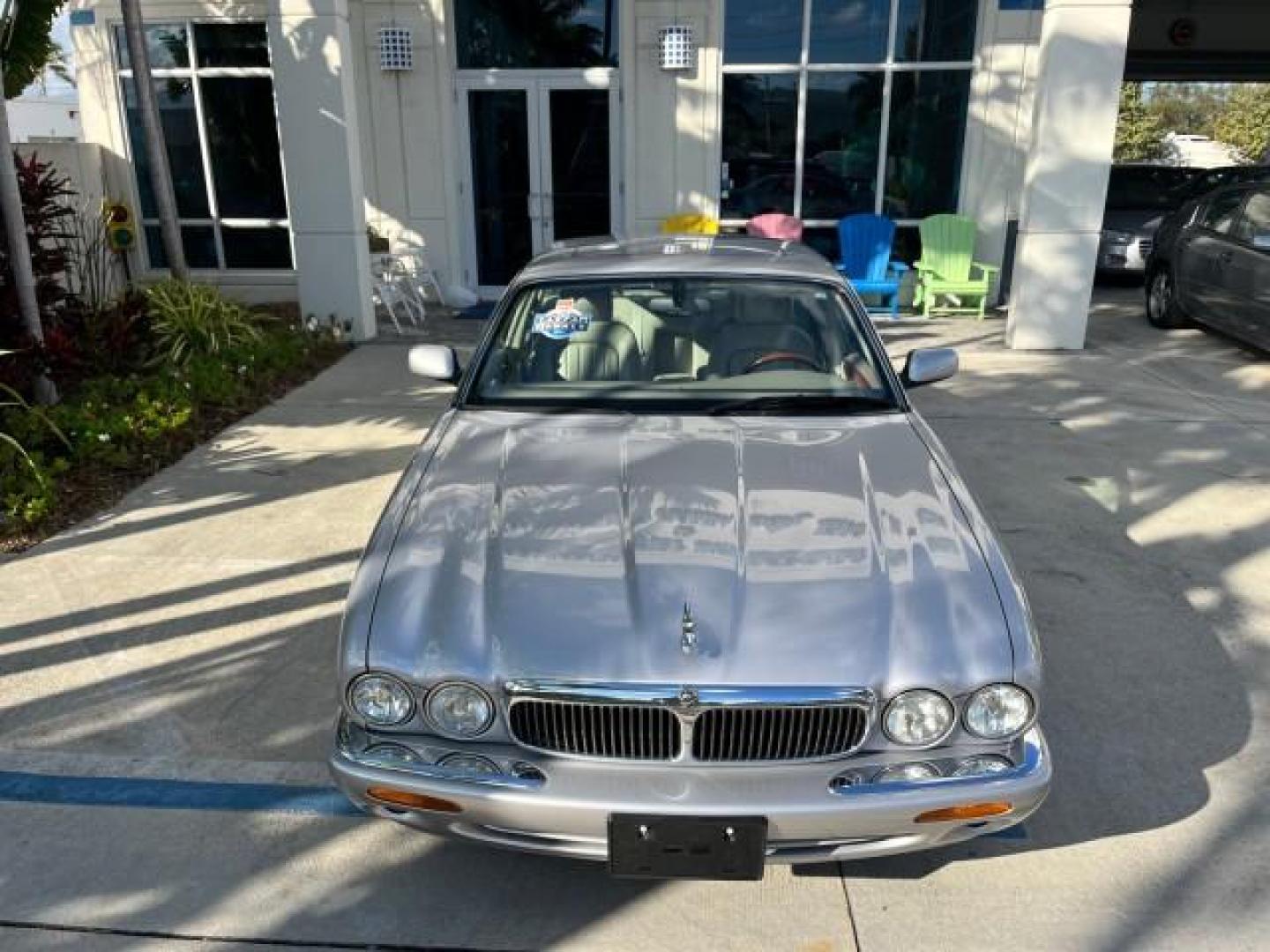 2001 Platinum Silver /Oatmeal Jaguar XJ 4.0 V8 LOW MILES 74,241 (SAJDA14C61L) with an 4.0L DOHC SPFI 32-Valve Aluminum Alloy V8 Engine engine, Automatic transmission, located at 4701 North Dixie Hwy, Pompano Beach, FL, 33064, (954) 422-2889, 26.240938, -80.123474 - OUR WEBPAGE FLORIDACARS1.COM HAS OVER 100 PHOTOS AND FREE CARFAX LINK 2001 JAGUAR XJ-SERIES XJ8 NEW $56,855 ROAD READY 4.0L V8 VIN: SAJDA14C61LF39784 1 OWNER POWER SUNROOF SEDAN 4 DR POWER LEATHER SEATS 4.0L V8 F DOHC 32V PARKING SENSORS GASOLINE NO ACCIDENTS NO RECALLS REAR WHEEL DRIVE 47 SERVICE R - Photo#85