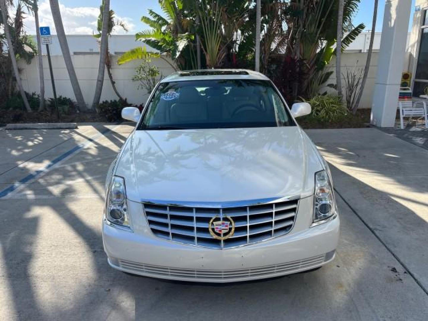 2009 Gold Mist /Light Linen Cadillac DTS LOW MILES 30,710 SUNROOF (1G6KD57Y59U) with an Northstar 4.6L DOHC V8 Engine engine, Automatic transmission, located at 4701 North Dixie Hwy, Pompano Beach, FL, 33064, (954) 422-2889, 26.240938, -80.123474 - OUR WEBPAGE FLORIDACARS1.COM HAS OVER 100 PHOTOS AND FREE CARFAX LINK 2009 CADILLAC DTS BEAUTIFUL CUSTOM COACH ROOF WITH MOLDINGS $5000 ROAD READY 4.6L V8 VIN: 1G6KD57Y59U130094 NO RECALLS SEDAN 4 DR LOW MILES 30,710 4.6L V8 F DOHC 32V PARKING SENSORS POWER SUNROOF GASOLINE ONE OWNER POWER LEATHER S - Photo#2