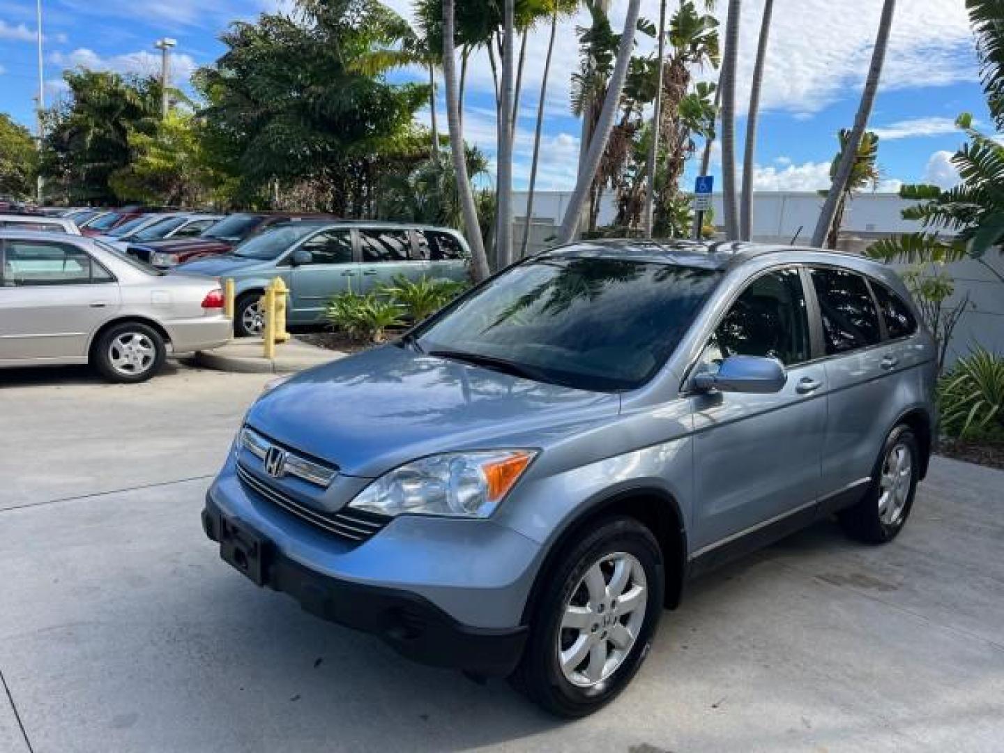 2008 Borrego Beige Metallic /Gray Honda CR-V 1 FL EX-L AWD 72,569 (JHLRE48738C) with an 2.4L DOHC MPFI 16-Valve i-VTEC I4 Engine engine, Automatic transmission, located at 4701 North Dixie Hwy, Pompano Beach, FL, 33064, (954) 422-2889, 26.240938, -80.123474 - OUR WEBPAGE FLORIDACARS1.COM HAS OVER 100 PHOTOS AND FREE CARFAX LINK 2008 HONDA CR-V EX-L ROAD READY 2.4 I4 AWD VIN: JHLRE48738C030186 1 OWNER FLORIDA 4 DOOR WAGON/SPORT UTILITY LOW MILES 72,569 2.4L I4 F DOHC 16V NO ACCIDENTS 28 MPG GASOLINE BACK UP CAMERA POWER LEATHER SEATS FRONT WHEEL DRIVE W/ - Photo#3