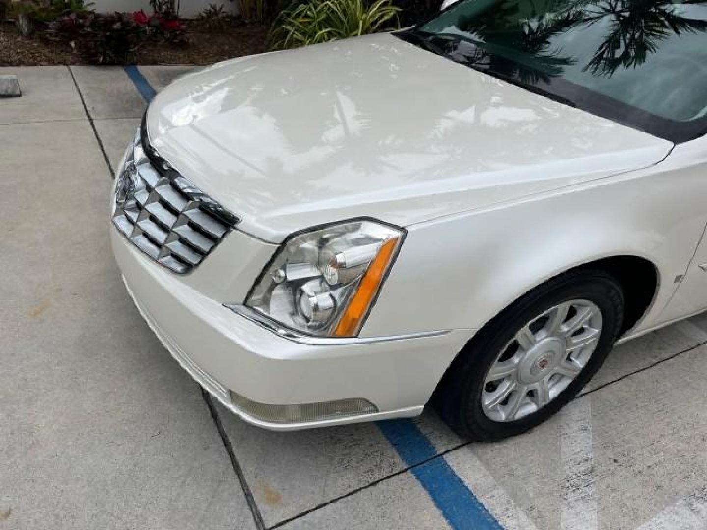 2010 White Diamond Tricoat /Ebony Cadillac DTS VERY LOW MILES 24,026 (1G6KA5EY1AU) with an Northstar 4.6L DOHC V8 Engine engine, Automatic transmission, located at 4701 North Dixie Hwy, Pompano Beach, FL, 33064, (954) 422-2889, 26.240938, -80.123474 - OUR WEBPAGE FLORIDACARS1.COM HAS OVER 100 PHOTOS AND FREE CARFAX LINK 2010 CADILLAC DTS 4.6L V8 NEW $49,245 ROAD READY 4.6L V8 VIN: 1G6KA5EY1AU108528 NO ACCIDENTS SEDAN 4 DR NO RECALLS DUAL AC 4.6L V8 F DOHC 32V POWER LEATHER SEATS GASOLINE SUPER LOW MILES 24,026 FRONT WHEEL DRIVE 30 SERVICE RECORDS - Photo#80