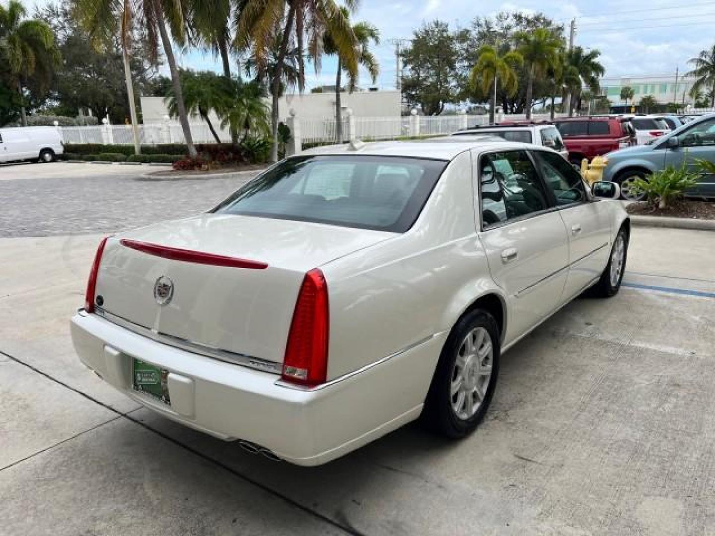 2010 White Diamond Tricoat /Ebony Cadillac DTS VERY LOW MILES 24,026 (1G6KA5EY1AU) with an Northstar 4.6L DOHC V8 Engine engine, Automatic transmission, located at 4701 North Dixie Hwy, Pompano Beach, FL, 33064, (954) 422-2889, 26.240938, -80.123474 - OUR WEBPAGE FLORIDACARS1.COM HAS OVER 100 PHOTOS AND FREE CARFAX LINK 2010 CADILLAC DTS 4.6L V8 NEW $49,245 ROAD READY 4.6L V8 VIN: 1G6KA5EY1AU108528 NO ACCIDENTS SEDAN 4 DR NO RECALLS DUAL AC 4.6L V8 F DOHC 32V POWER LEATHER SEATS GASOLINE SUPER LOW MILES 24,026 FRONT WHEEL DRIVE 30 SERVICE RECORDS - Photo#94