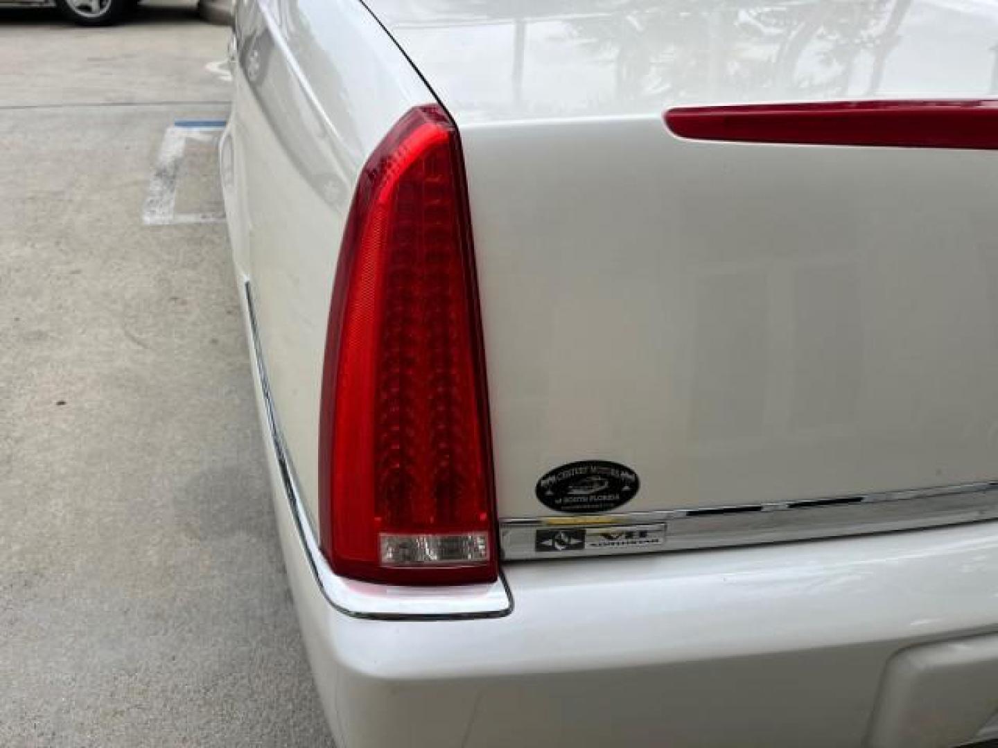 2010 White Diamond Tricoat /Ebony Cadillac DTS VERY LOW MILES 24,026 (1G6KA5EY1AU) with an Northstar 4.6L DOHC V8 Engine engine, Automatic transmission, located at 4701 North Dixie Hwy, Pompano Beach, FL, 33064, (954) 422-2889, 26.240938, -80.123474 - OUR WEBPAGE FLORIDACARS1.COM HAS OVER 100 PHOTOS AND FREE CARFAX LINK 2010 CADILLAC DTS 4.6L V8 NEW $49,245 ROAD READY 4.6L V8 VIN: 1G6KA5EY1AU108528 NO ACCIDENTS SEDAN 4 DR NO RECALLS DUAL AC 4.6L V8 F DOHC 32V POWER LEATHER SEATS GASOLINE SUPER LOW MILES 24,026 FRONT WHEEL DRIVE 30 SERVICE RECORDS - Photo#96