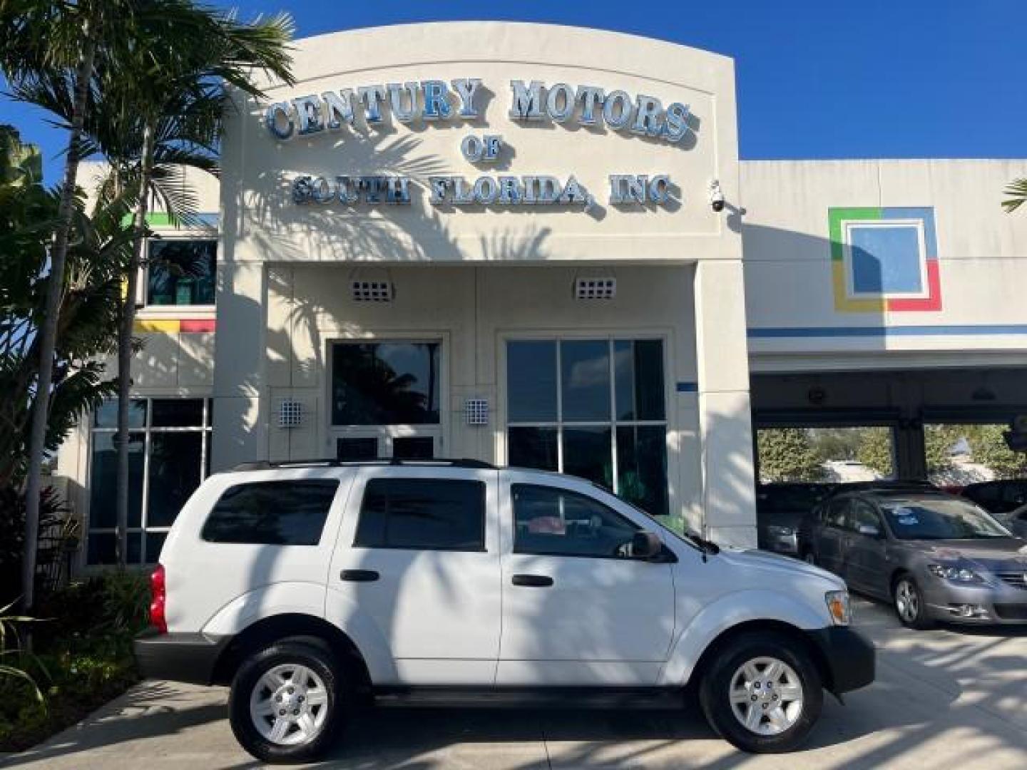 2008 Bright White /Dark/Light Slate Gray Dodge Durango SXT LOW MILES 88,660 (1D8HD38K28F) with an 3.7L V6 Engine engine, Automatic transmission, located at 4701 North Dixie Hwy, Pompano Beach, FL, 33064, (954) 422-2889, 26.240938, -80.123474 - OUR WEBPAGE FLORIDACARS1.COM HAS OVER 100 PHOTOS AND FREE CARFAX LINK 2008 DODGE DURANGO SXT ROAD READY 3.7L V6 VIN: 1D8HD38K28F102358 NO RECALLS 4 DOOR WAGON/SPORT UTILITY FLORIDA OWNER 3.7L V6 F OHV LOW MILES 88,660 GASOLINE 15 SERVICE RECORDS REAR WHEEL DRIVE POWER MIRRORS Anti-Theft System Appro - Photo#0