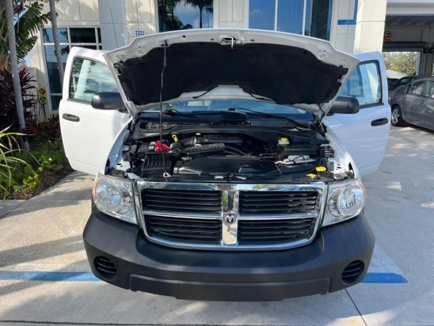 2008 Bright White /Dark/Light Slate Gray Dodge Durango SXT LOW MILES 88,660 (1D8HD38K28F) with an 3.7L V6 Engine engine, Automatic transmission, located at 4701 North Dixie Hwy, Pompano Beach, FL, 33064, (954) 422-2889, 26.240938, -80.123474 - OUR WEBPAGE FLORIDACARS1.COM HAS OVER 100 PHOTOS AND FREE CARFAX LINK 2008 DODGE DURANGO SXT ROAD READY 3.7L V6 VIN: 1D8HD38K28F102358 NO RECALLS 4 DOOR WAGON/SPORT UTILITY FLORIDA OWNER 3.7L V6 F OHV LOW MILES 88,660 GASOLINE 15 SERVICE RECORDS REAR WHEEL DRIVE POWER MIRRORS Anti-Theft System Appro - Photo#16