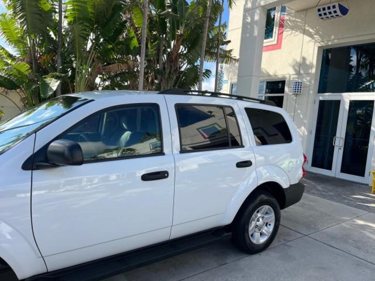 2008 Bright White /Dark/Light Slate Gray Dodge Durango SXT LOW MILES 88,660 (1D8HD38K28F) with an 3.7L V6 Engine engine, Automatic transmission, located at 4701 North Dixie Hwy, Pompano Beach, FL, 33064, (954) 422-2889, 26.240938, -80.123474 - OUR WEBPAGE FLORIDACARS1.COM HAS OVER 100 PHOTOS AND FREE CARFAX LINK 2008 DODGE DURANGO SXT ROAD READY 3.7L V6 VIN: 1D8HD38K28F102358 NO RECALLS 4 DOOR WAGON/SPORT UTILITY FLORIDA OWNER 3.7L V6 F OHV LOW MILES 88,660 GASOLINE 15 SERVICE RECORDS REAR WHEEL DRIVE POWER MIRRORS Anti-Theft System Appro - Photo#84