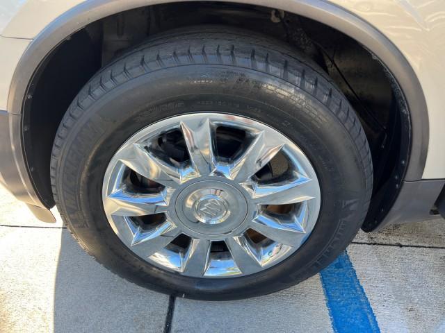 2011 Gold Mist Metallic /Cashmere With Cocoa Accents Buick Enclave 1 FL CXL-1 LOW MILES 64,303 (5GAKRBEDXBJ) with an 3.6L VVT V6 DI Engine engine, Automatic transmission, located at 4701 North Dixie Hwy, Pompano Beach, FL, 33064, (954) 422-2889, 26.240938, -80.123474 - OUR WEBPAGE FLORIDACARS1.COM HAS OVER 100 PHOTOS AND FREE CARFAX LINK 2011 BUICK ENCLAVE CXL-1 ROAD READY 3.6L V6 DUAL AC VIN: 5GAKRBEDXBJ409689 NO ACCIDENTS NO RECALLS 4 DOOR WAGON/SPORT UTILITY 1 OWNER FLORIDA NAVIGATION 3.6L V6 F DOHC 24V 3 ROW POWER LEATHER SEATS GASOLINE BACK UP CAMERA AND SENS - Photo#19