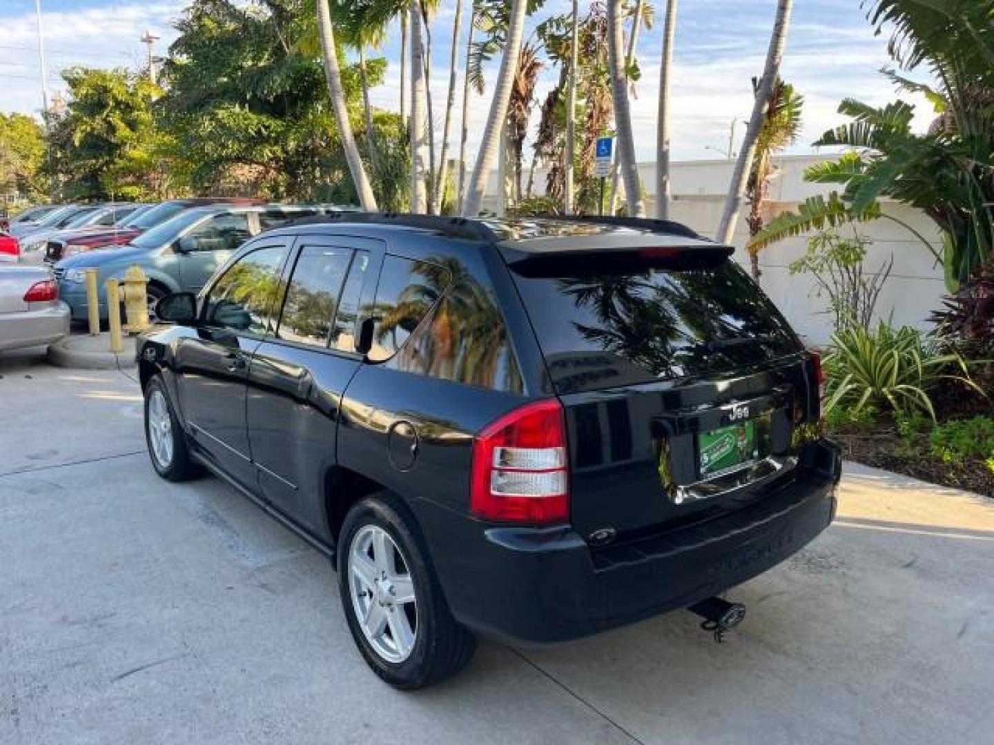 2008 Brilliant Blk Crystal Pearl /Dark Slate Gray Jeep Compass Sport LOW MILES 55,563 (1J8FT47W28D) with an 2.4L DOHC 16v I4 Dual VVT Engine engine, Automatic transmission, located at 4701 North Dixie Hwy, Pompano Beach, FL, 33064, (954) 422-2889, 26.240938, -80.123474 - OUR WEBPAGE FLORIDACARS1.COM HAS OVER 100 PHOTOS AND FREE CARFAX LINK 2008 JEEP COMPASS SPORT ROAD READY 2.4L I4 VIN: 1J8FT47W28D549845 NO ACCIDENTS 29 MPG 4 DOOR WAGON/SPORT UTILITY NO RECALLS 2.4L I4 F DOHC 16V FLORIDA OWNER GASOLINE LOW MILES 55,563 FRONT WHEEL DRIVE 9 SERVICE RECORDS Anti-Theft - Photo#98