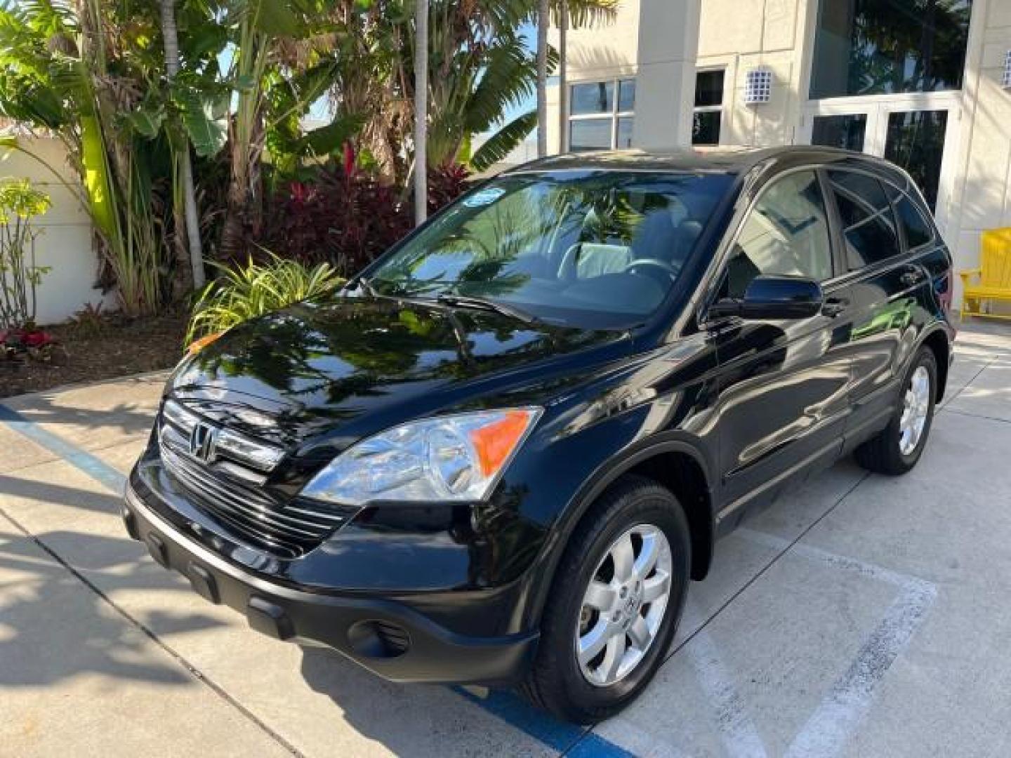 2007 Nighthawk Black Pearl /Black Honda CR-V EX-L LOW MILES 83,385 (JHLRE38727C) with an 2.4L 4-Cyl Engine engine, Automatic transmission, located at 4701 North Dixie Hwy, Pompano Beach, FL, 33064, (954) 422-2889, 26.240938, -80.123474 - OUR WEBPAGE FLORIDACARS1.COM HAS OVER 100 PHOTOS AND FREE CARFAX LINK 2007 HONDA CR-V EX-L ROAD READY 2.4L I4 VIN: JHLRE38727C041561 NO RECALLS 30 MPG 4 DOOR WAGON/SPORT UTILITY POWER SUNROOF 2.4L I4 F DOHC 16V LEATHER SEATS GASOLINE 10 SERVICE RECORDS FRONT WHEEL DRIVE LOW MILES 83,385 FLORIDA OWNE - Photo#77