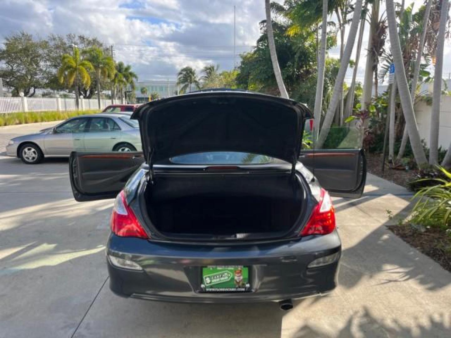 2007 Magnetic Gray Metallic /Dark Gray Toyota Camry Solara SLE LOW MILES 74,727 (4T1FA38P17U) with an 3.3L DOHC SMPI VVT-i 24-Valve V6 Engine engine, Automatic transmission, located at 4701 North Dixie Hwy, Pompano Beach, FL, 33064, (954) 422-2889, 26.240938, -80.123474 - OUR WEBPAGE FLORIDACARS1.COM HAS OVER 100 PHOTOS AND FREE CARFAX LINK 2007 TOYOTA CAMRY SOLARA SE V6 ROAD READY 3.3L V6 VIN: 4T1FA38P17U115151 NO RECALLS 29 MPG CONVERTIBLE POWER CONVERTIBLE TOP 3.3L V6 F DOHC 24V POWER LEATHER SEATS GASOLINE LOW MILES 74,727 29 MPG FRONT WHEEL DRIVE FLORIDA OWNER N - Photo#15