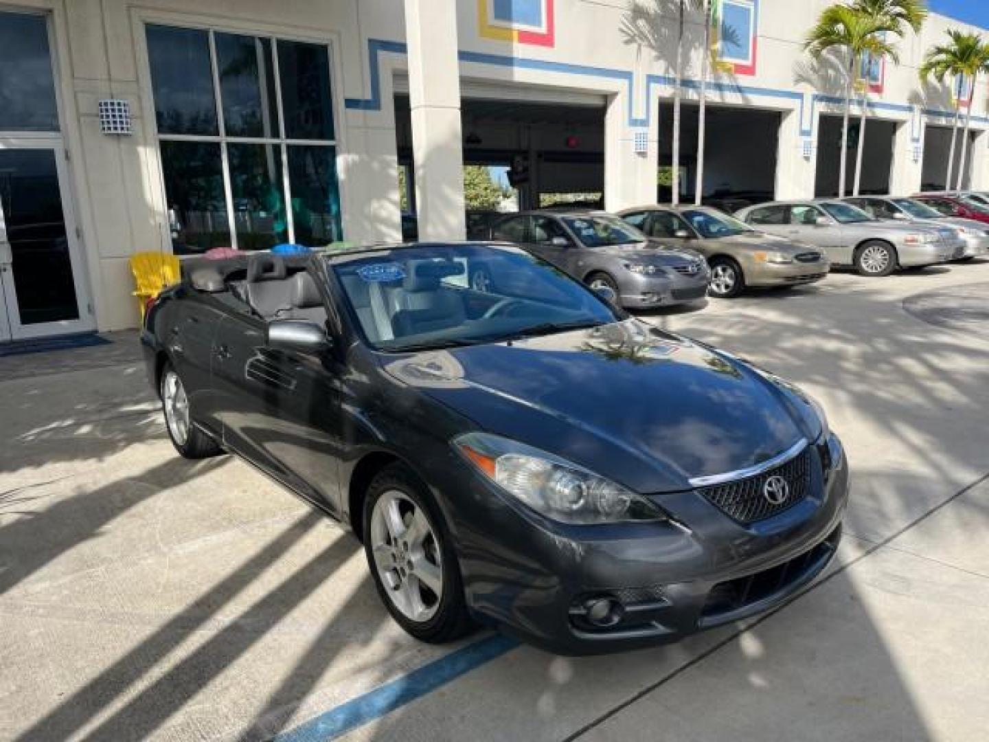 2007 Magnetic Gray Metallic /Dark Gray Toyota Camry Solara SLE LOW MILES 74,727 (4T1FA38P17U) with an 3.3L DOHC SMPI VVT-i 24-Valve V6 Engine engine, Automatic transmission, located at 4701 North Dixie Hwy, Pompano Beach, FL, 33064, (954) 422-2889, 26.240938, -80.123474 - OUR WEBPAGE FLORIDACARS1.COM HAS OVER 100 PHOTOS AND FREE CARFAX LINK 2007 TOYOTA CAMRY SOLARA SE V6 ROAD READY 3.3L V6 VIN: 4T1FA38P17U115151 NO RECALLS 29 MPG CONVERTIBLE POWER CONVERTIBLE TOP 3.3L V6 F DOHC 24V POWER LEATHER SEATS GASOLINE LOW MILES 74,727 29 MPG FRONT WHEEL DRIVE FLORIDA OWNER N - Photo#98