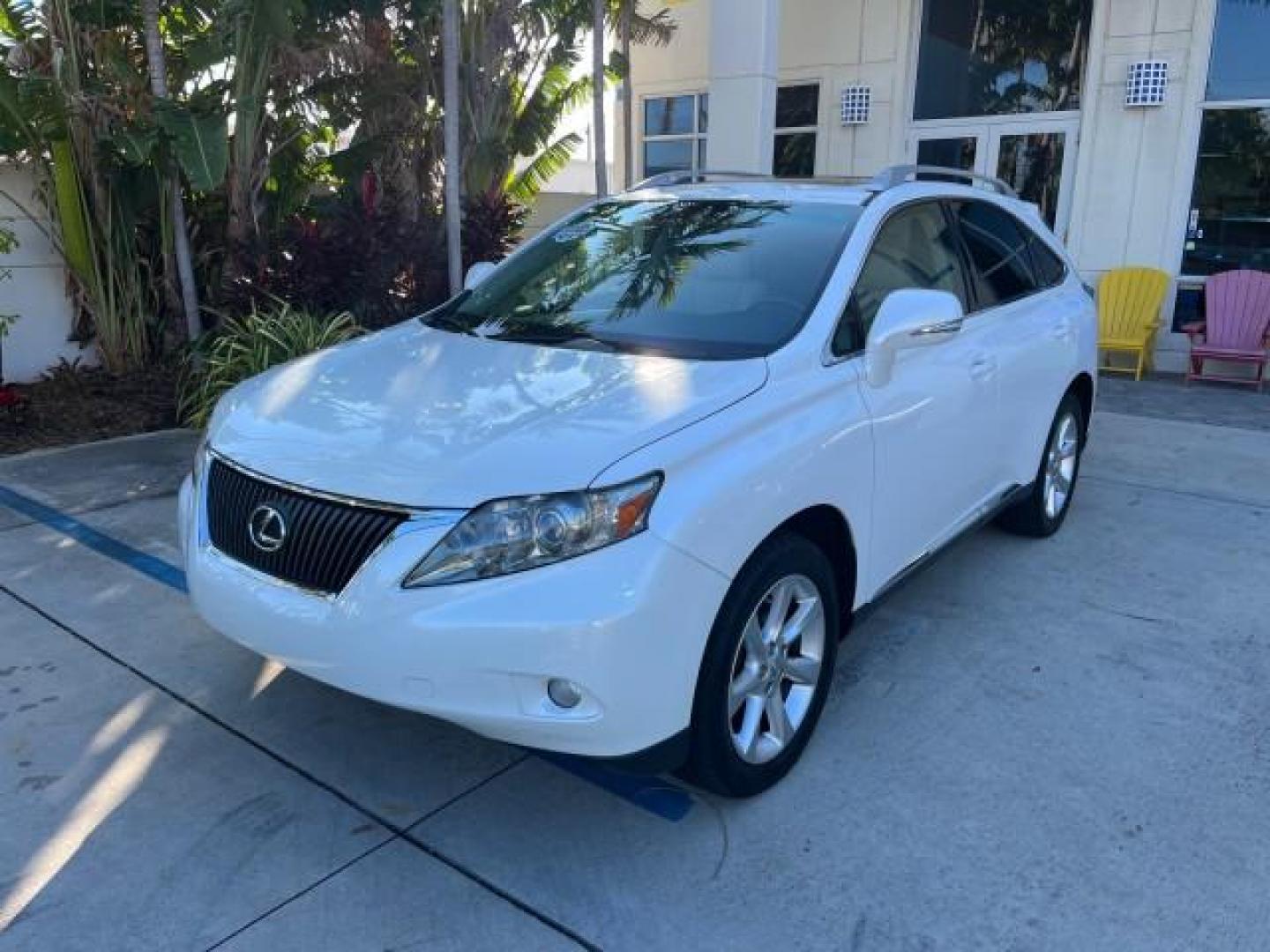 2010 Starfire Pearl /Parchment Lexus RX 350 1 FL LOW MILES 65,074 (JTJZK1BA1A2) with an 3.5L DOHC SFI 24-Valve V6 Engine engine, Automatic transmission, located at 4701 North Dixie Hwy, Pompano Beach, FL, 33064, (954) 422-2889, 26.240938, -80.123474 - OUR WEBPAGE FLORIDACARS1.COM HAS OVER 100 PHOTOS AND FREE CARFAX LINK 2010 LEXUS RX 350 ROAD READY 3.5L V6 VIN: JTJZK1BA1A2403467 NO ACCIDENTS NO RECALLS 4 DOOR WAGON/SPORT UTILITY 1 OWNER FLORIDA 25 MPG 3.5L V6 F DOHC 24V NEW $ 50,360 LOW MILES 65,077 GASOLINE BACK UP CAMERA POWER SUNROOF/LIFTGATE - Photo#81