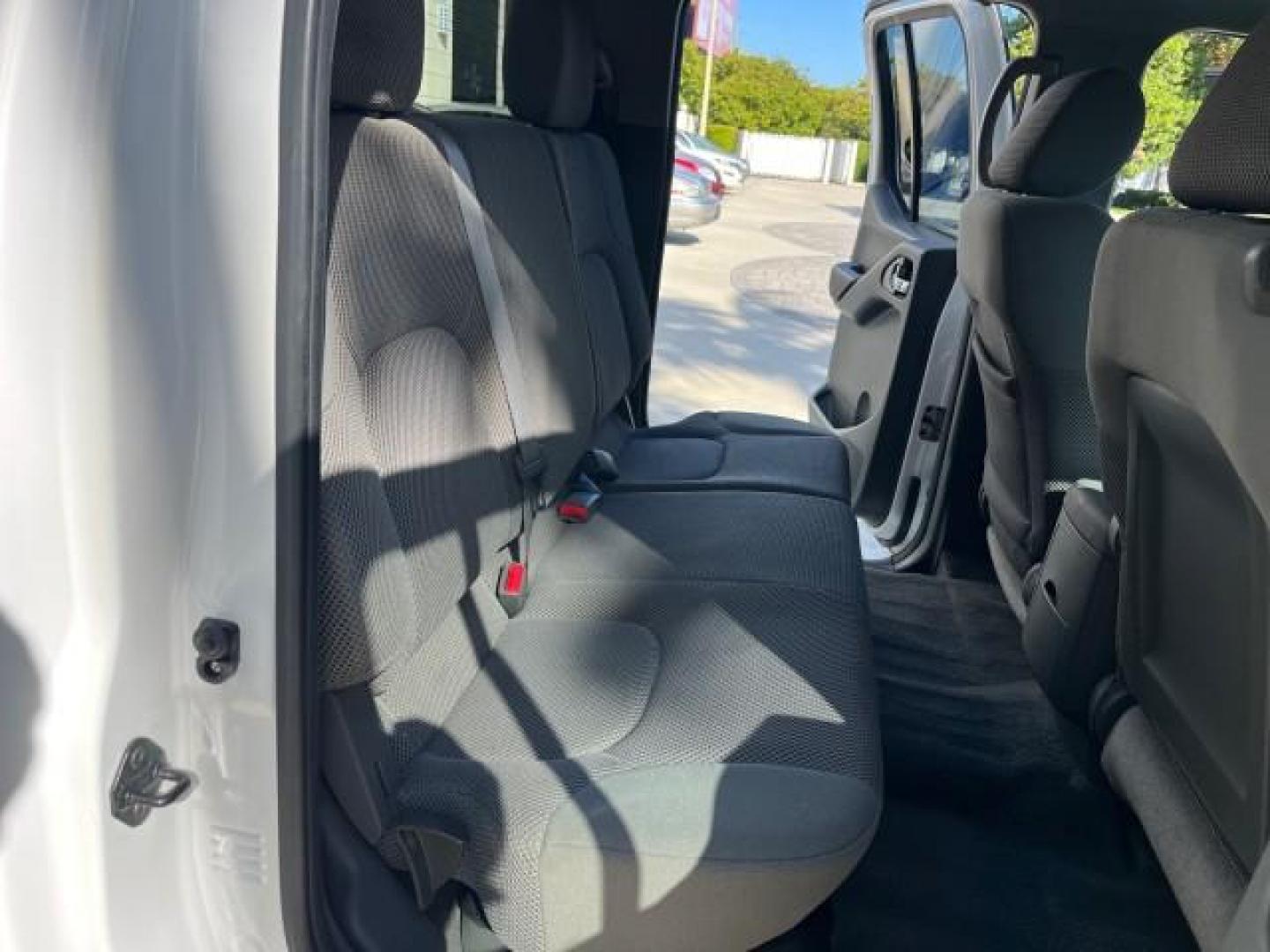 2009 Avalanche White /Graphite Nissan Frontier 4 DR SE LOW MILES 75,093 (1N6AD07U19C) with an 4.0L V6 Cylinder Engine engine, Automatic transmission, located at 4701 North Dixie Hwy, Pompano Beach, FL, 33064, (954) 422-2889, 26.240938, -80.123474 - OUR WEBPAGE FLORIDACARS1.COM HAS OVER 100 PHOTOS AND FREE CARFAX LINK 2009 NISSAN FRONTIER LE ROAD READY 4.0L V6 VIN: 1N6AD07U19C402507 FLORIDA OWNER CREW PICKUP LOW MILES 75,093 4.0L V6 F DOHC 24V POWER SUNROOF GASOLINE 16 SERVICE RECORDS REAR WHEEL DRIVE VERY CLEAN 5.0FT BED LENGHT 4X2 5.0' Bed Le - Photo#33